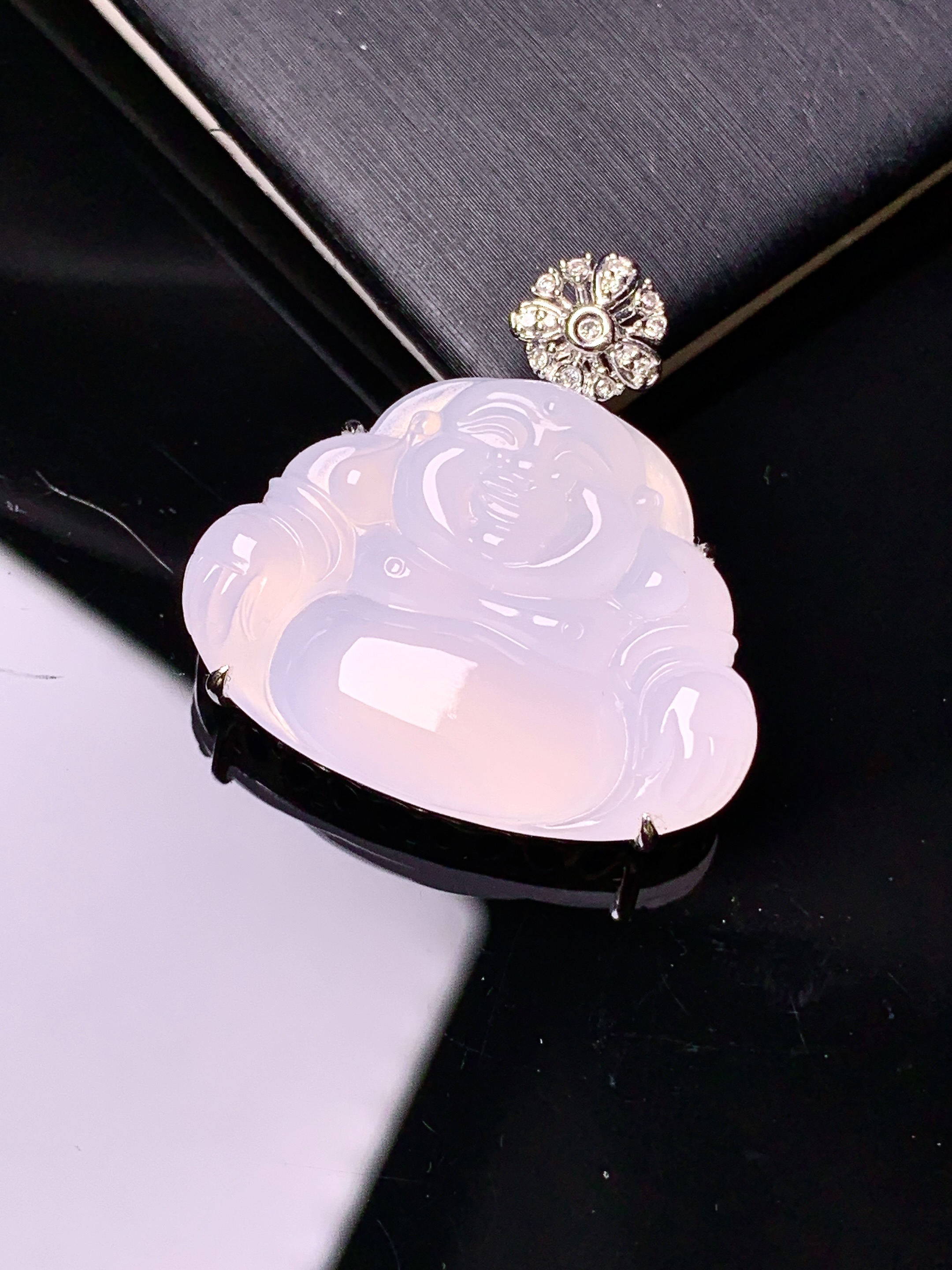 18k金钻镶嵌冰种佛公吊坠 玉质细腻 色泽艳丽清新 水润亮眼 整体尺寸28.3*27.5*7.2y4