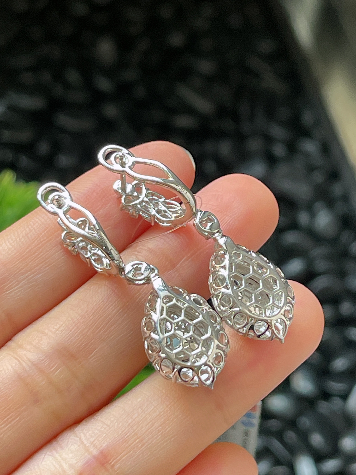 翡翠冰绿耳坠，印记：Au750,伴钻石