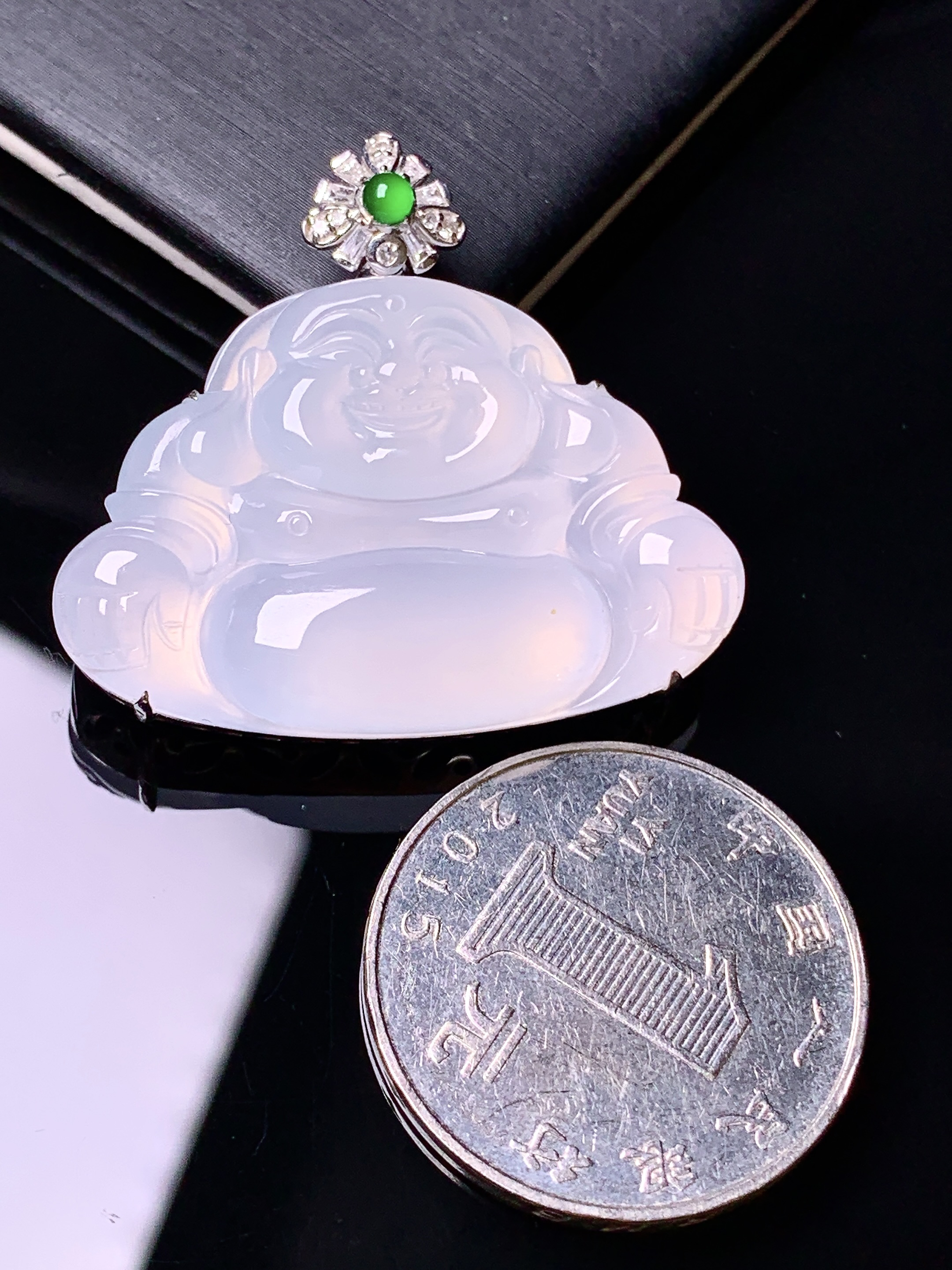 18k金钻镶嵌冰种佛公吊坠 玉质细腻 色泽艳丽清新 水润亮眼 整体尺寸32.2*35*8.2z2