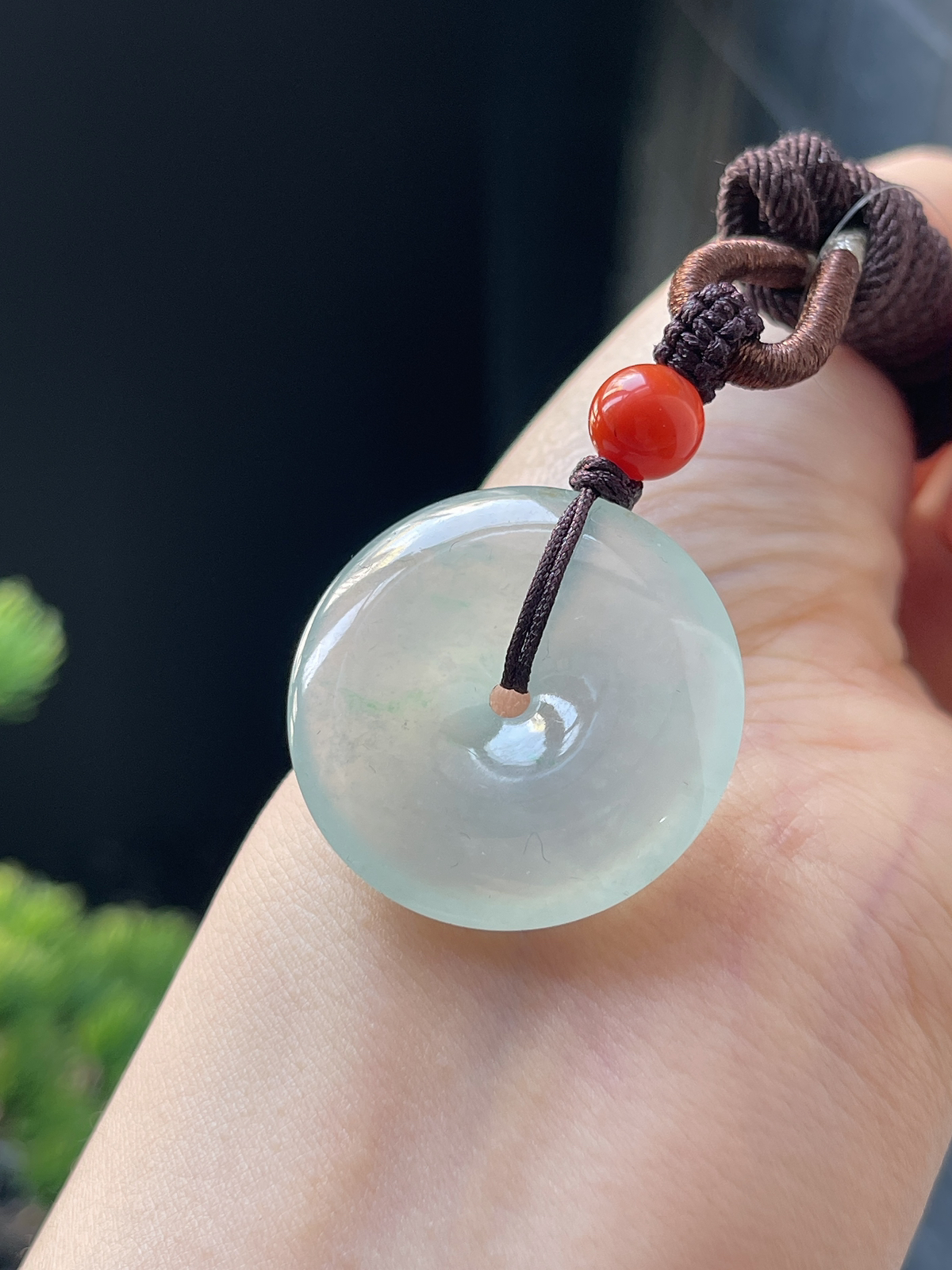 翡翠冰糯种淡绿色平安扣，配珠未测