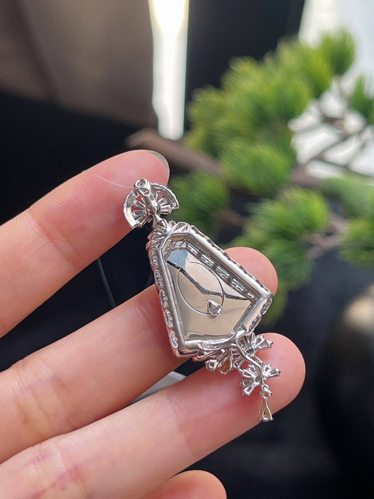 翡翠冰糯种红色无事牌挂件，印记：G18K,伴钻石（无色）