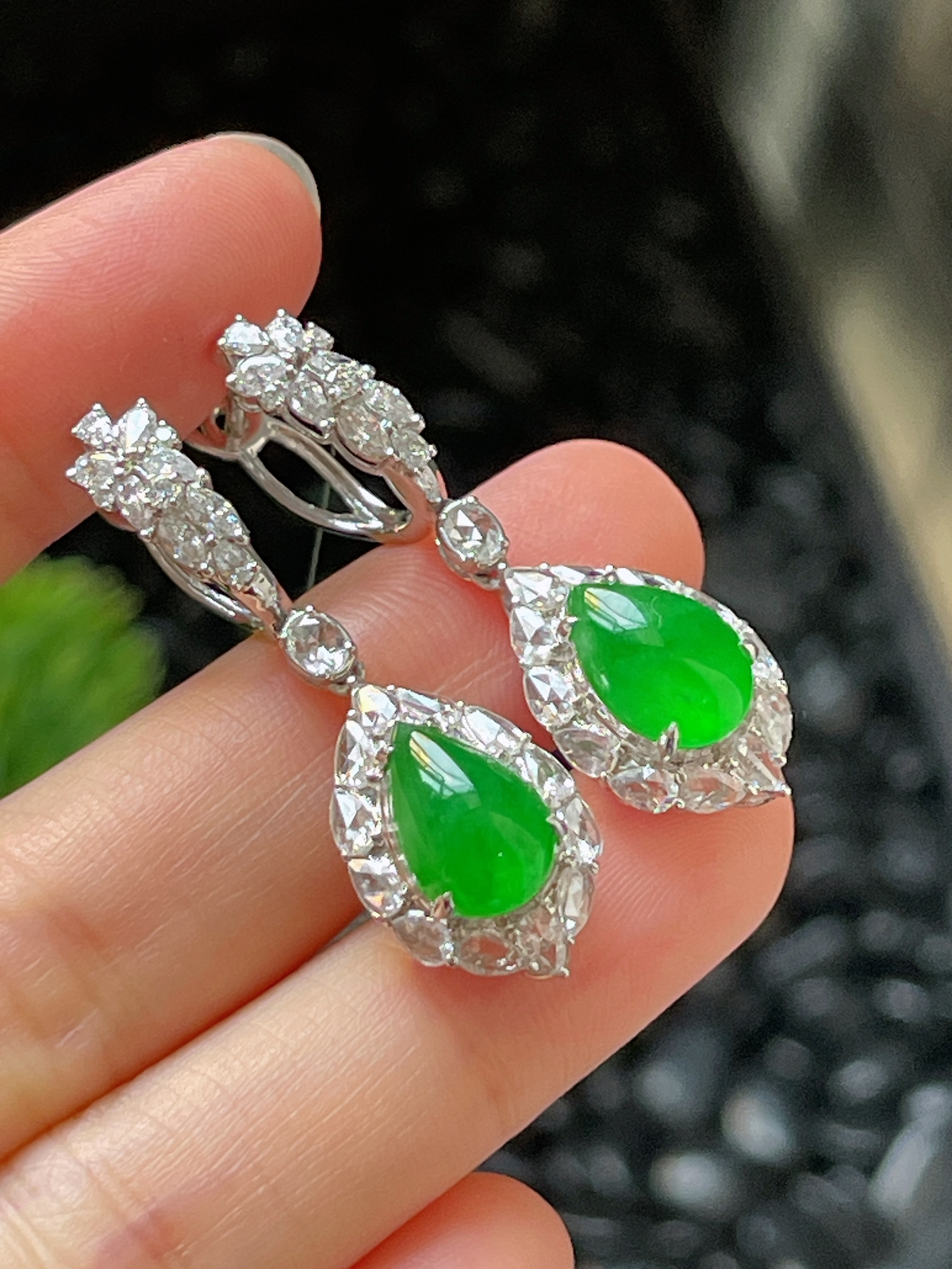 翡翠冰绿耳坠，印记：Au750,伴钻石