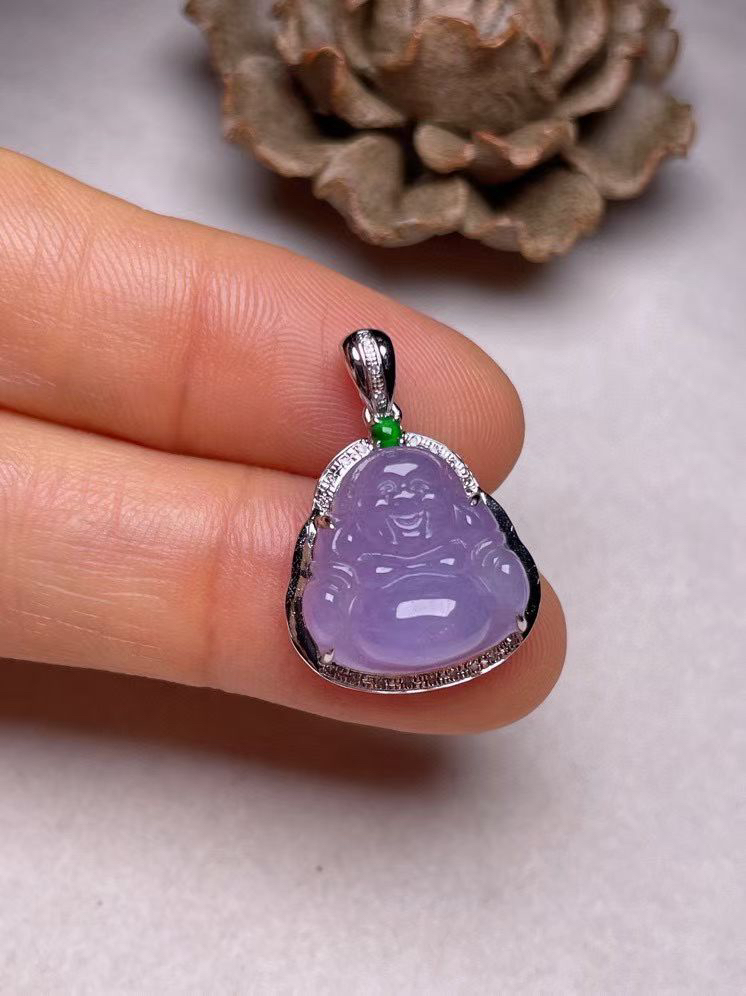 冰种淡紫罗兰佛公吊坠、真金真钻镶嵌，种水好，玉质细腻 .裸石尺寸 13.8*13.7