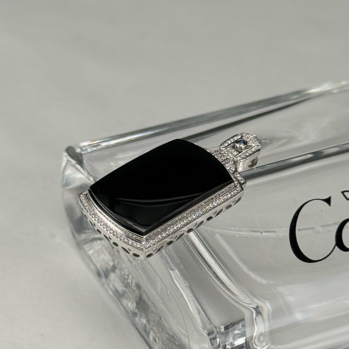 精品18k墨翠马鞍吊坠 种好色正 黑度极好 打灯通透 油性十足 尺寸35.4