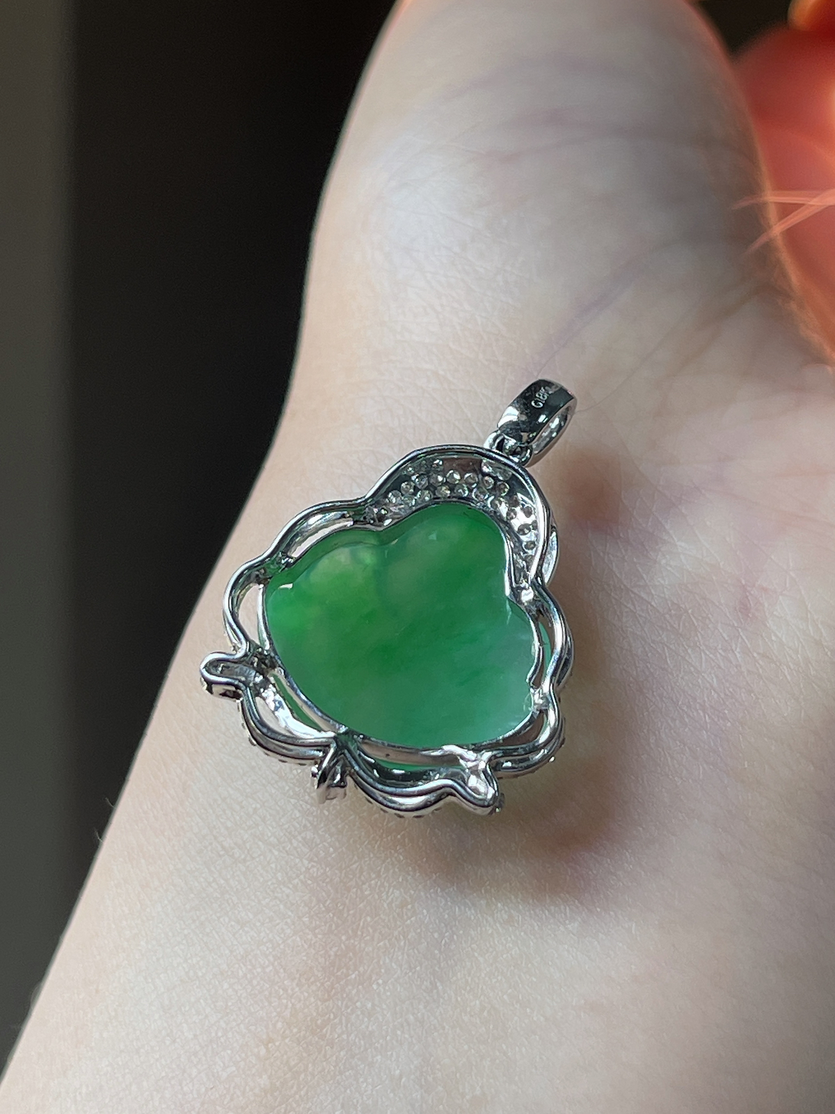 翡翠冰糯种绿色佛公吊坠，印记：G18K,伴钻石