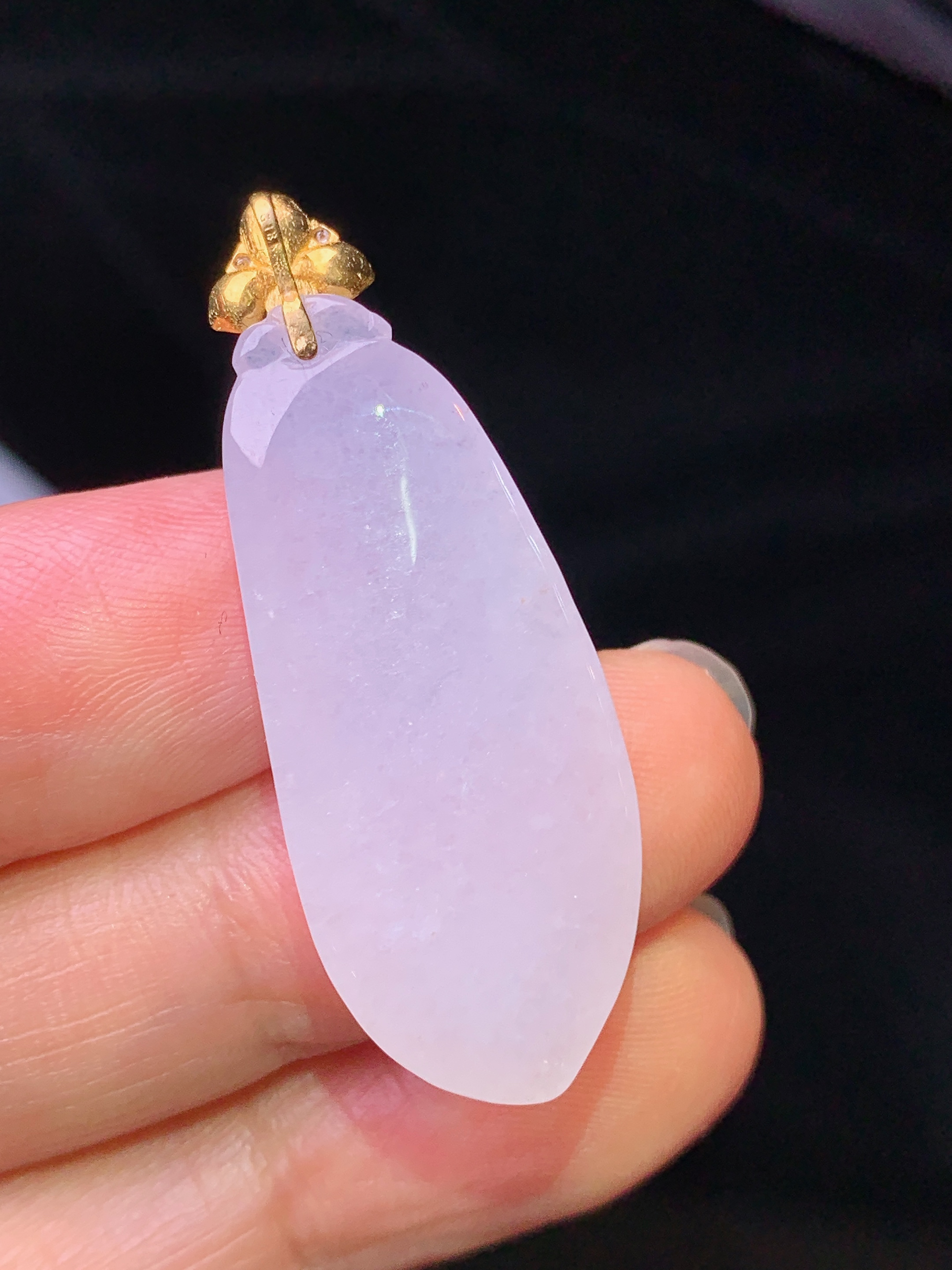 18k金钻镶嵌淡紫罗兰福瓜吊坠 玉质细腻 色泽艳丽清新 水润亮眼 整体尺寸38.5*14.2*j2