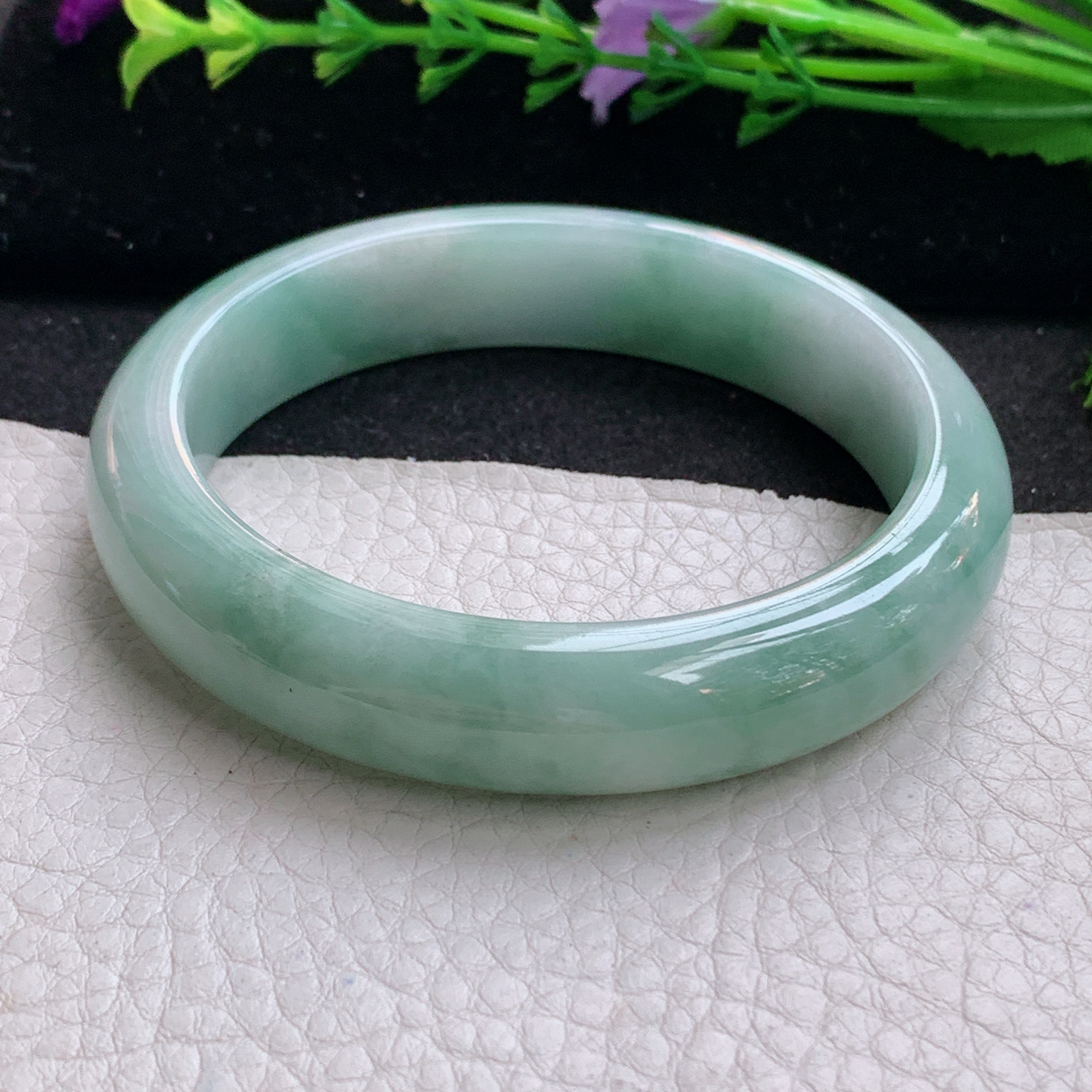 js实拍59*13.2*8.2平安镯 天然缅甸翡翠A货手镯水润飘花正圈玉手环