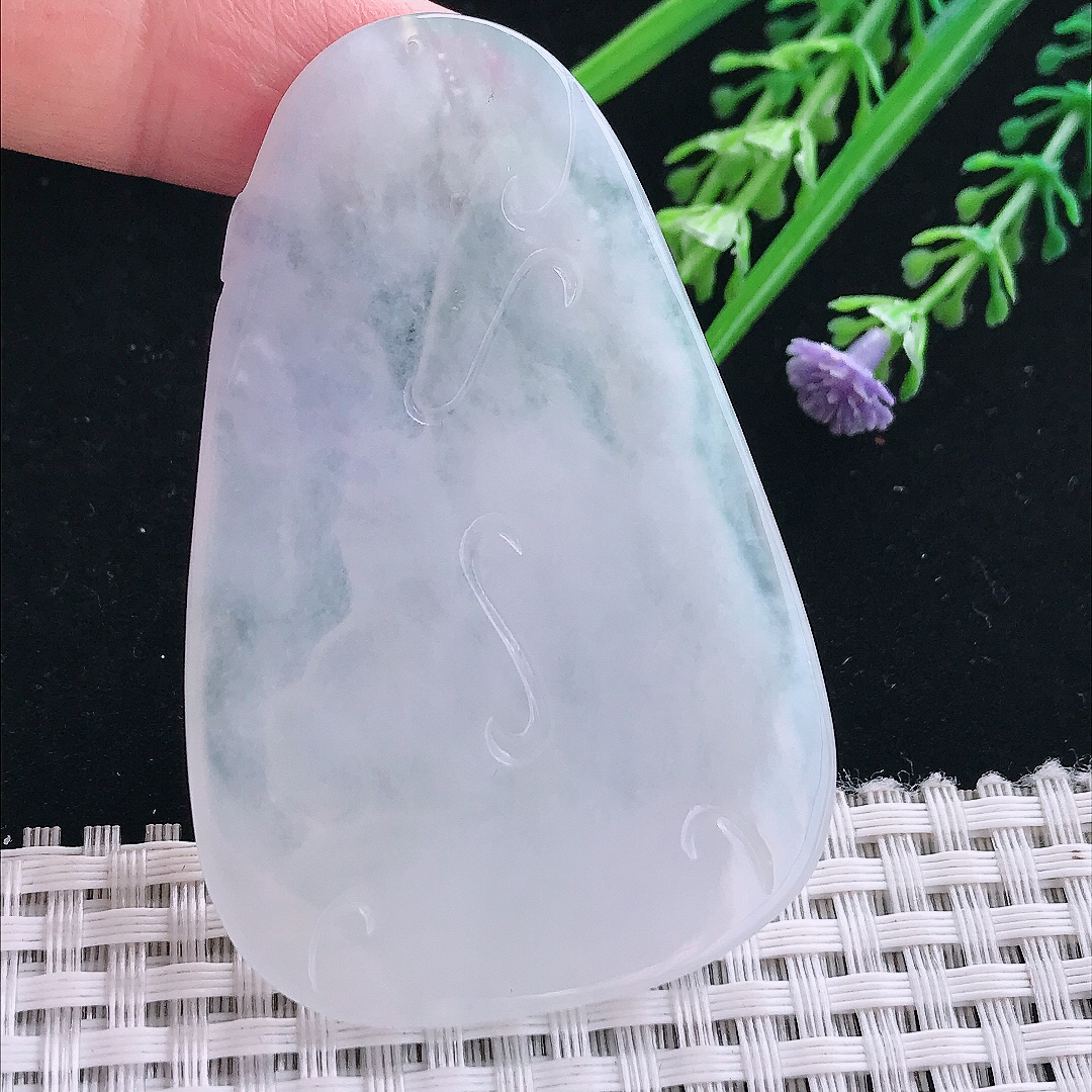 实拍A货翡翠65/42/4.8老坑冰纯白净不动明王吊坠翡翠挂件