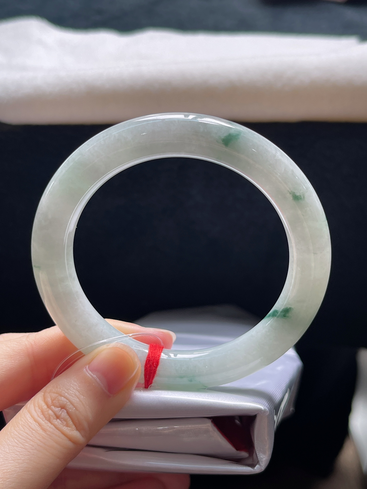 圆镯56圈口，翡翠糯化种飘花手镯