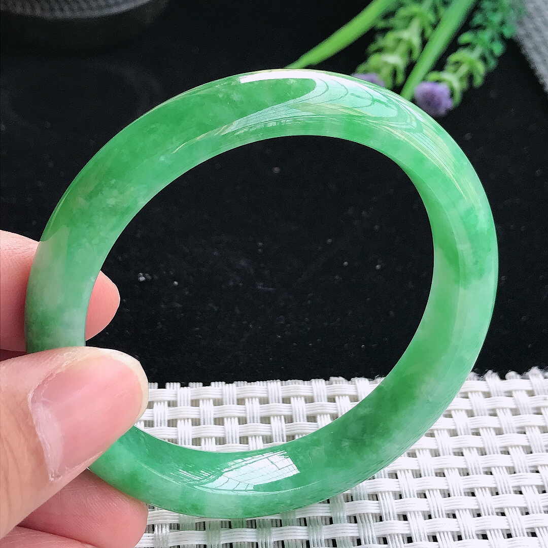 实拍天然翡翠56.5/11.8/8.3老坑精美满绿辣阳绿手镯翡翠玉镯手环