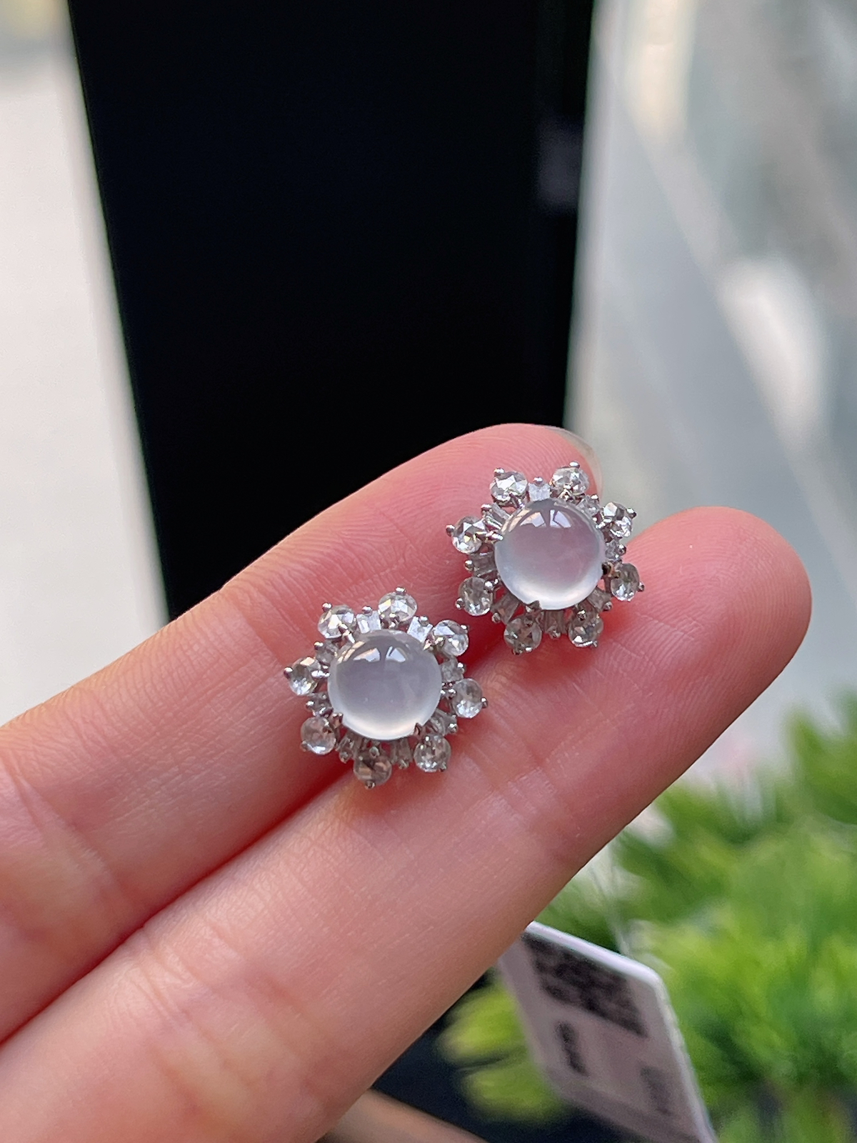 翡翠白冰耳坠，印记：Au750,伴钻石