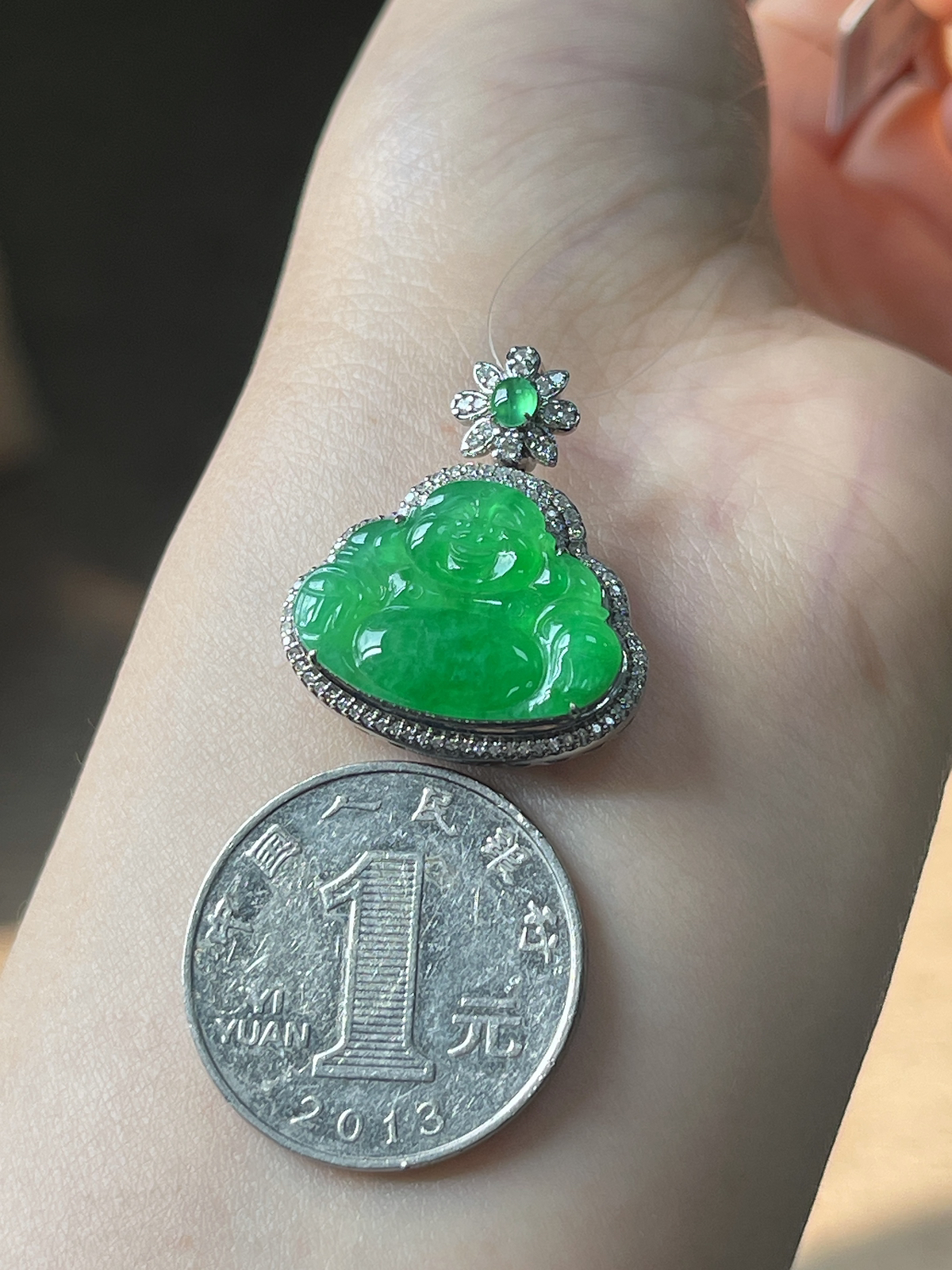 翡翠冰糯种绿色佛公吊坠，印记：G18K,伴钻石
