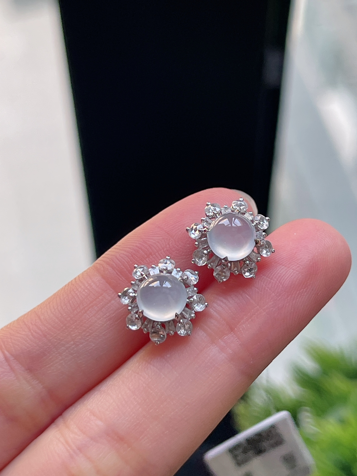 翡翠白冰耳坠，印记：Au750,伴钻石