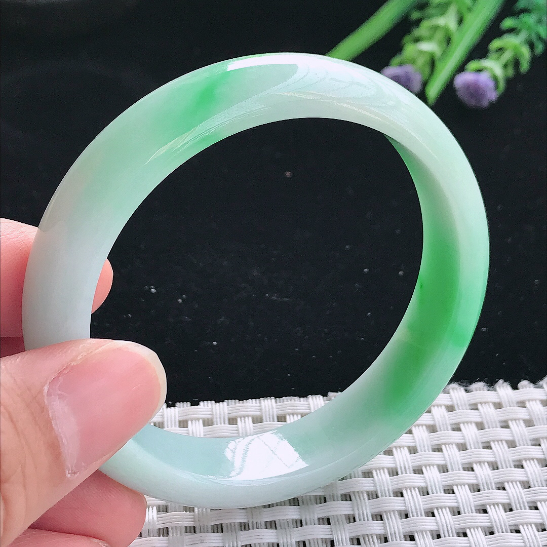 实拍天然翡翠55.5/12.9/7.8老坑精美飘阳绿手镯翡翠玉镯手环