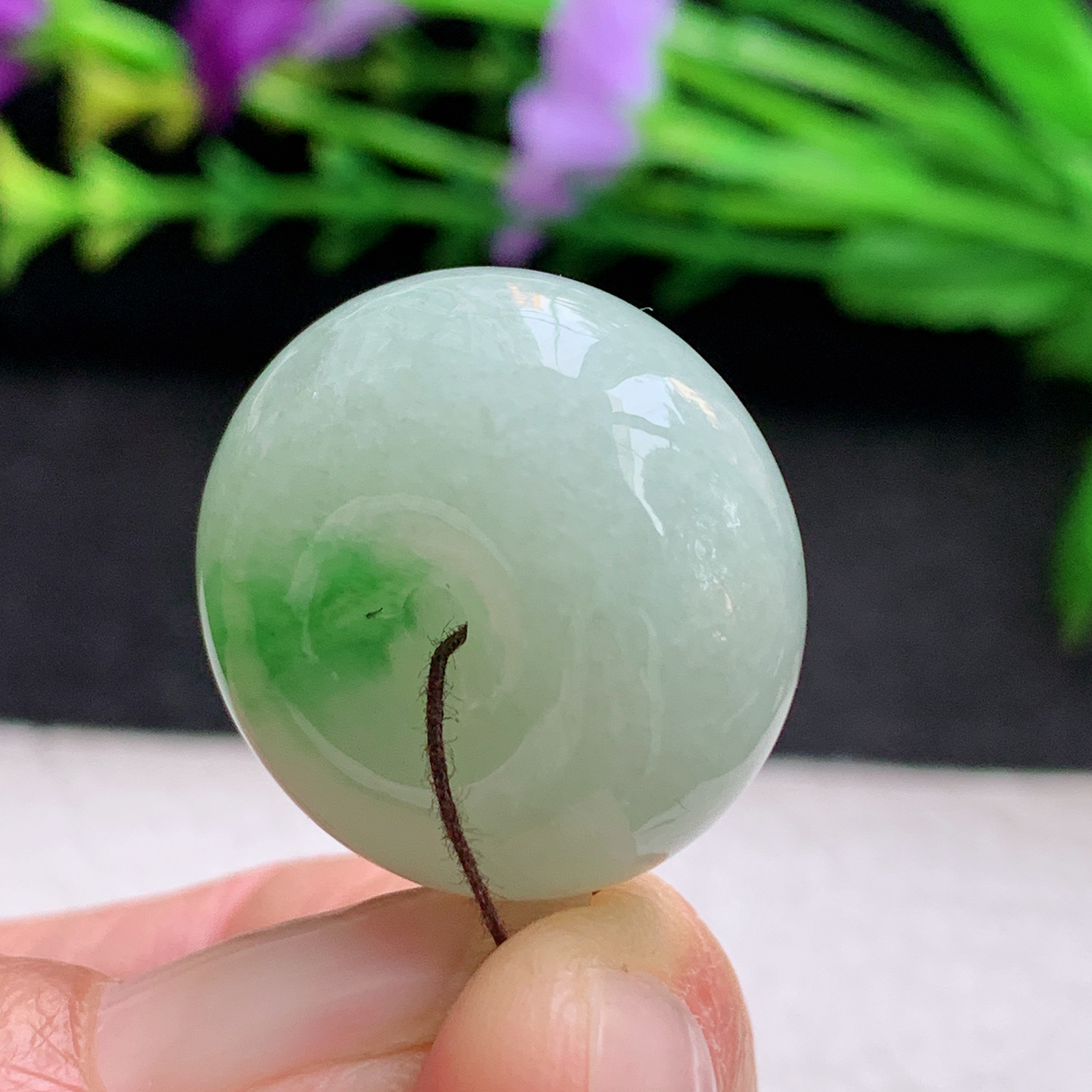 py实拍24*12.5缅甸天然翡翠a货精雕飘绿路路通 面包扣玉吊坠