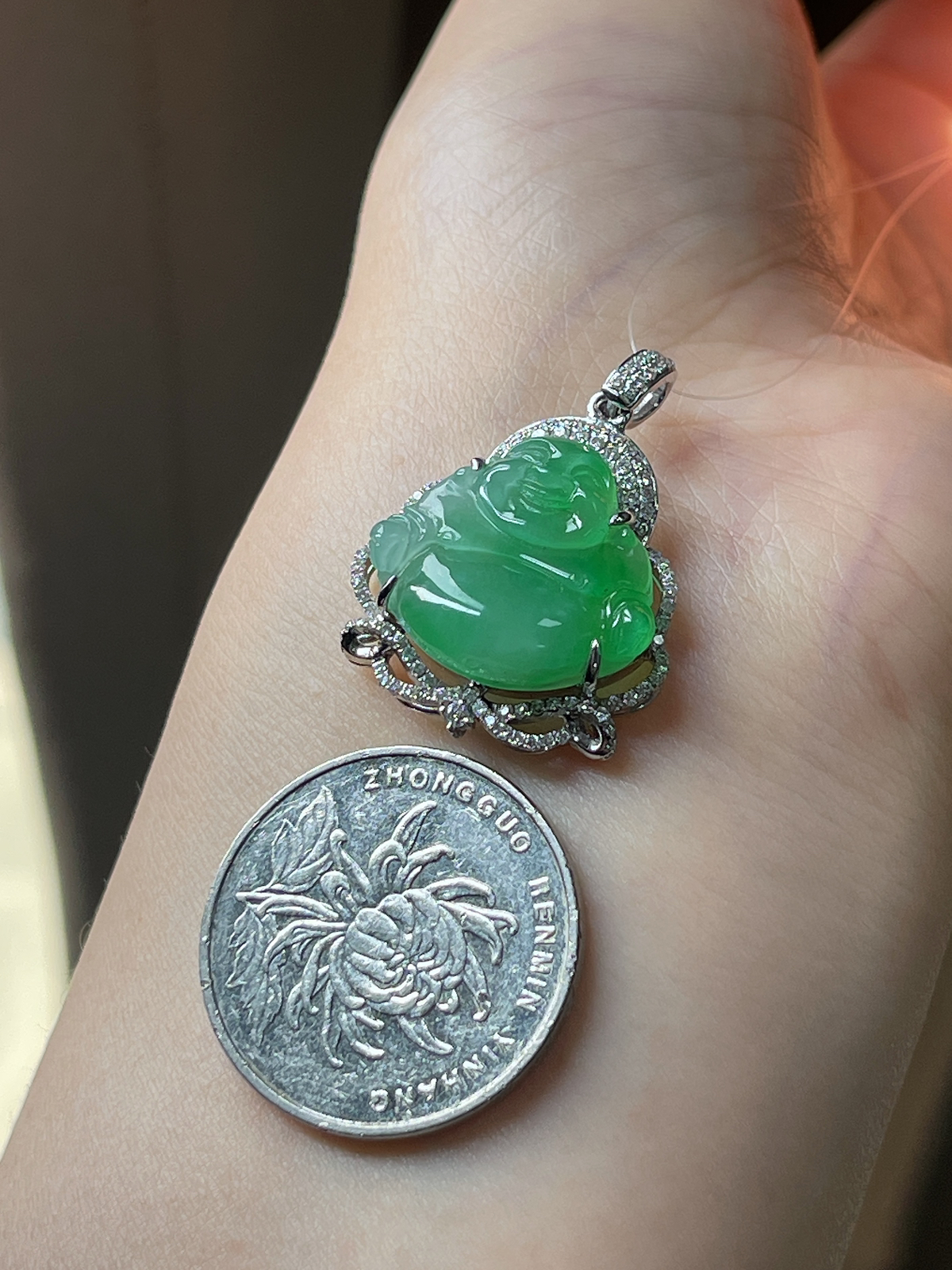 翡翠冰糯种绿色佛公吊坠，印记：G18K,伴钻石