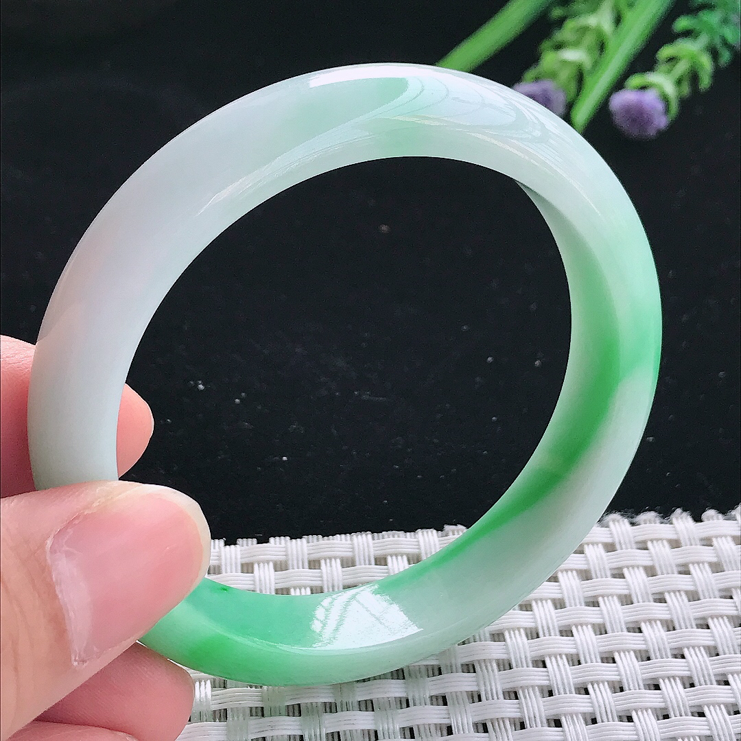 实拍天然翡翠55.5/12.9/7.8老坑精美飘阳绿手镯翡翠玉镯手环