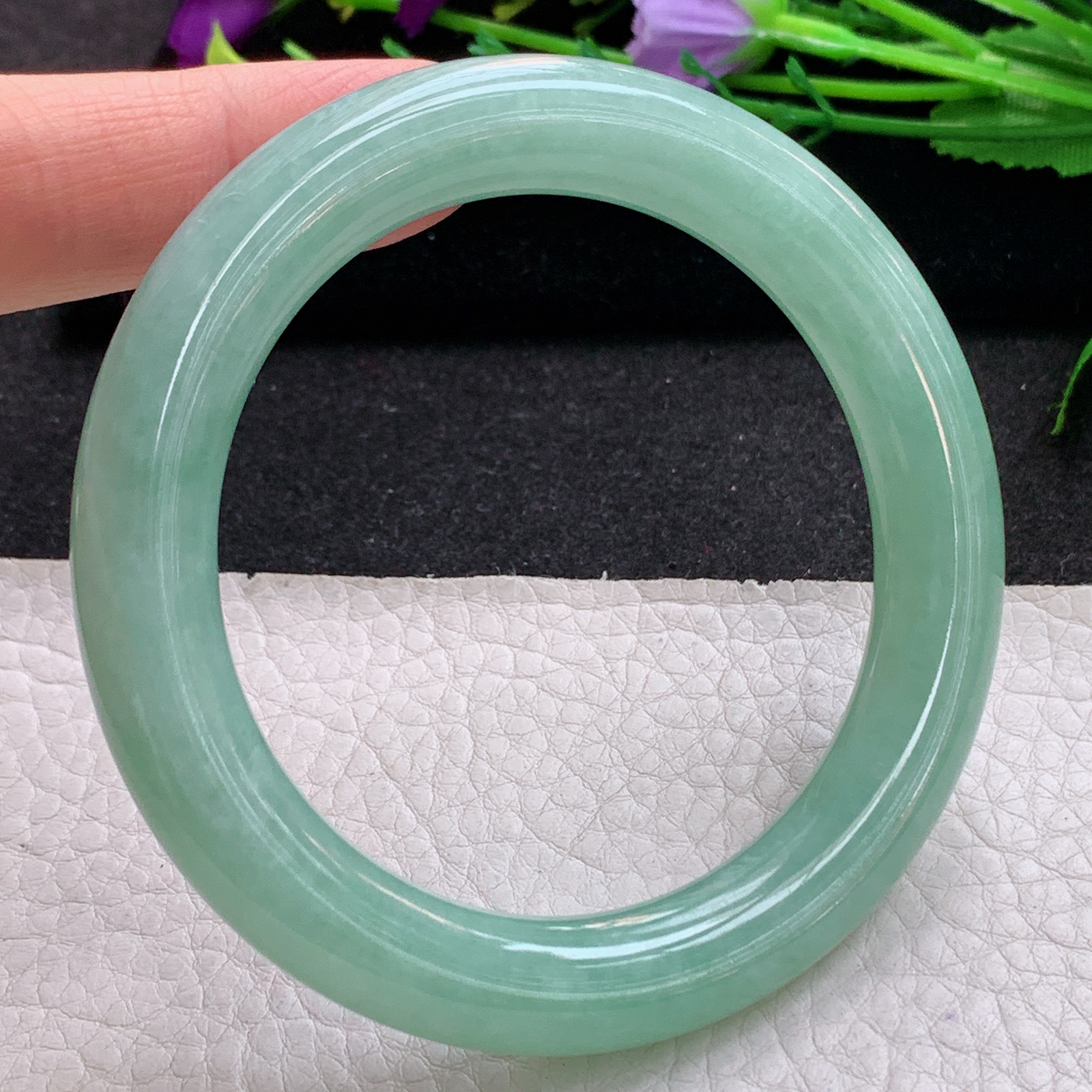 n实拍56.5*10.5美人镯 天然缅甸翡翠A货手镯水润甜绿圆条玉手环