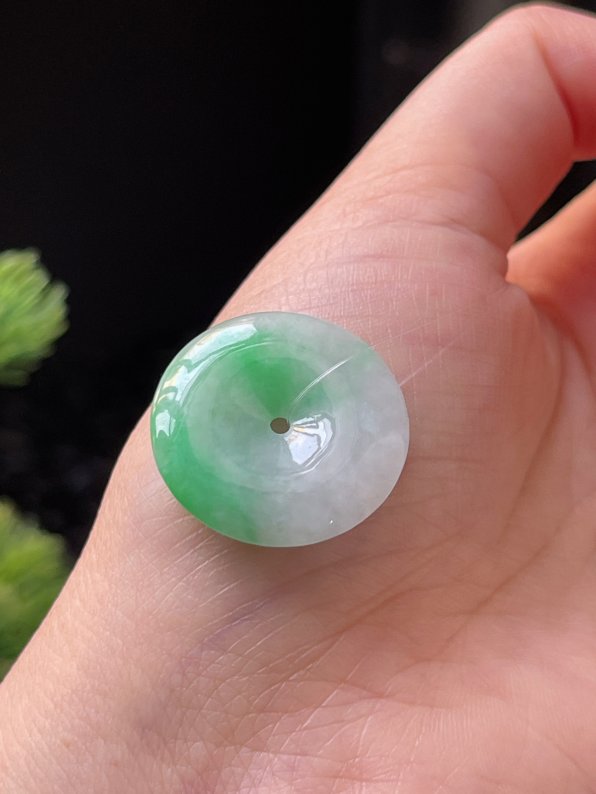 翡翠糯化种淡绿色平安扣