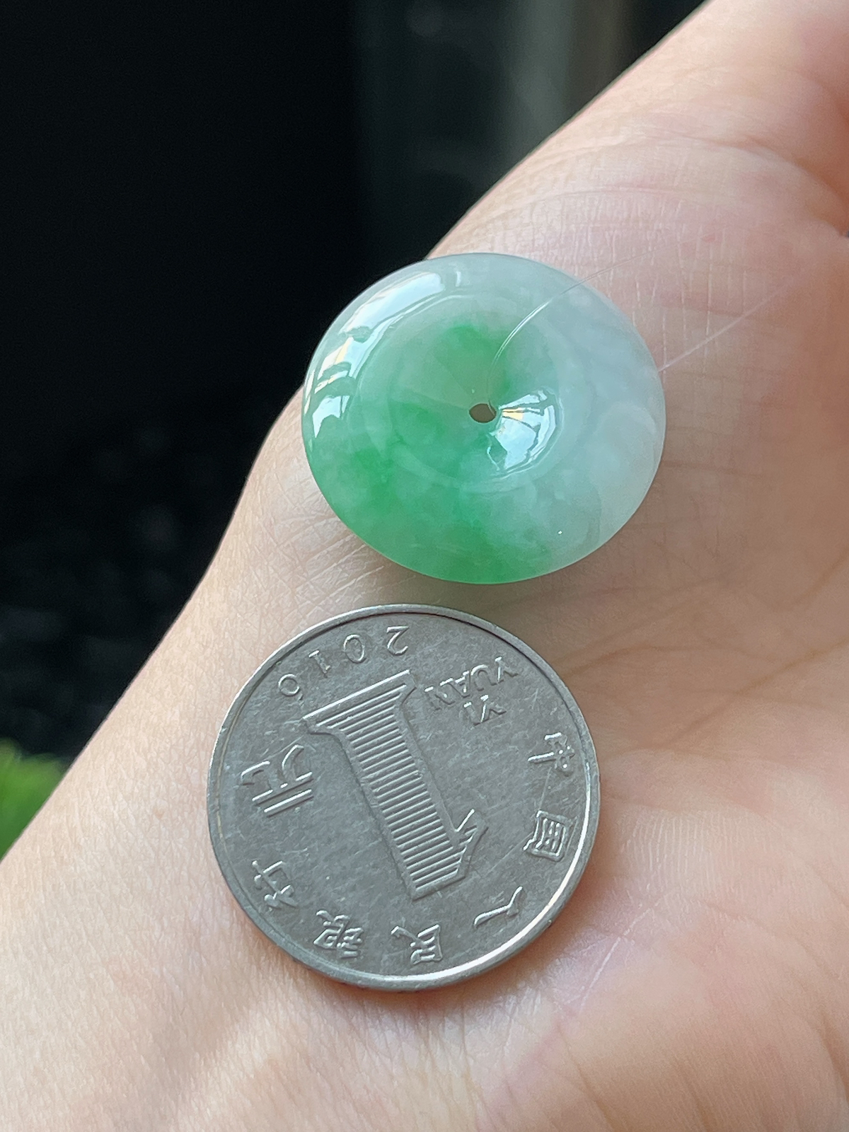 翡翠糯化种飘绿平安扣