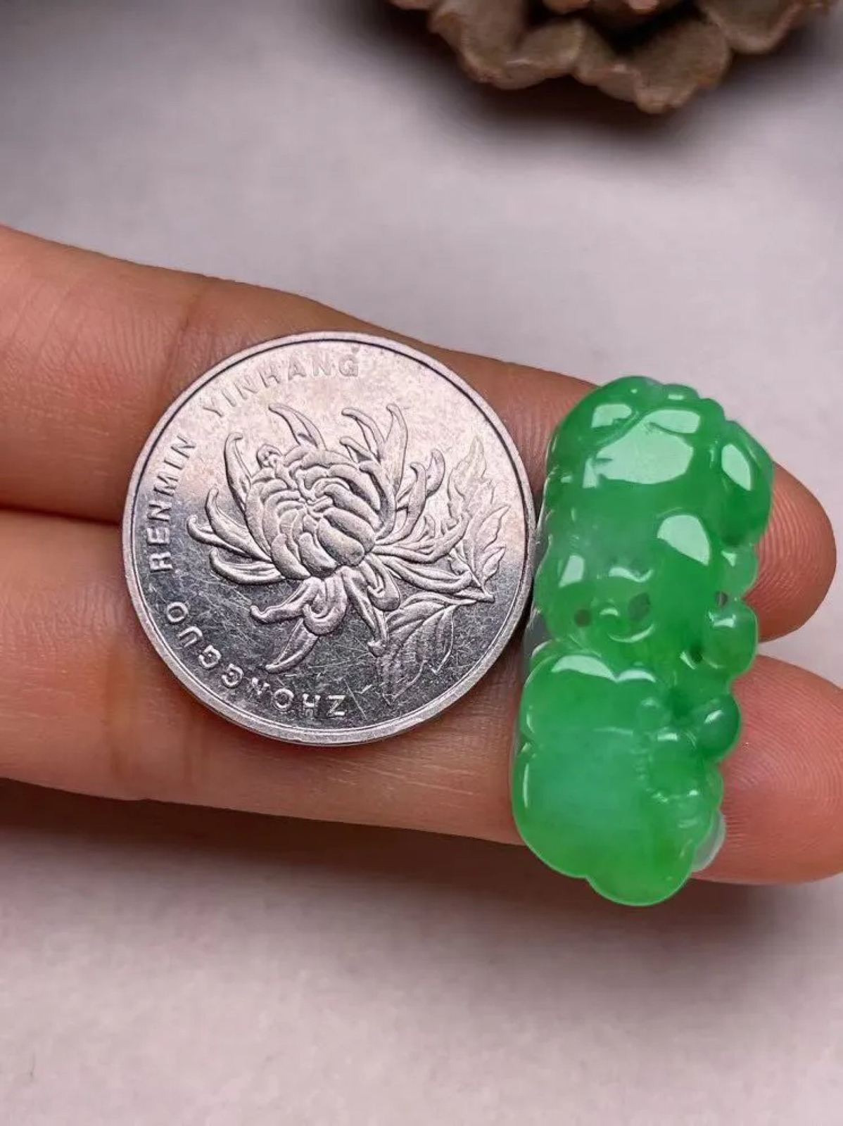 冰糯种飘绿【招财貔貅】吊坠，种水好，玉质细腻 ，卖相好‘