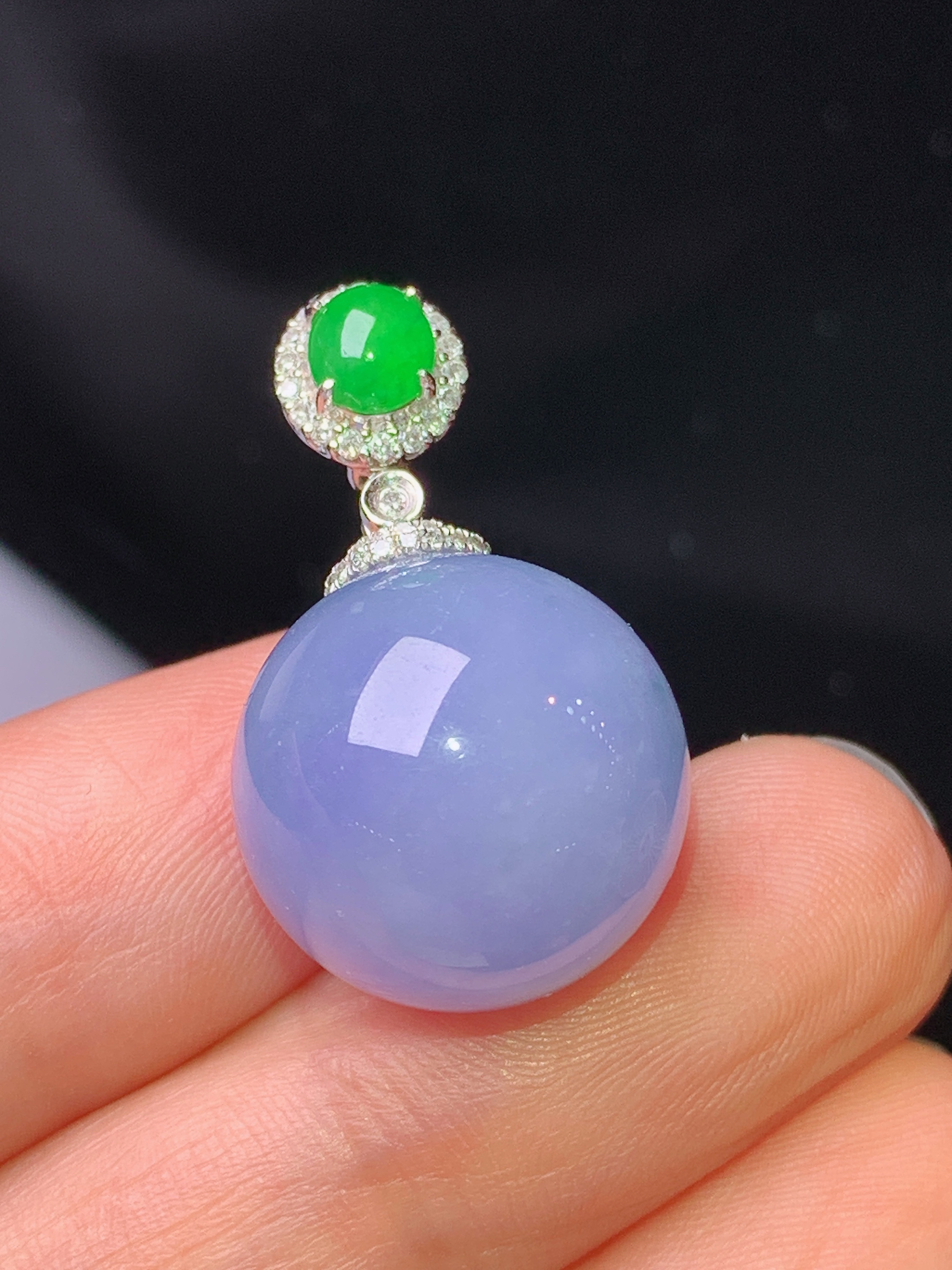 18k金钻镶嵌紫罗兰圆珠吊坠 玉质细腻 色泽艳丽清新 水润亮眼 整体尺寸27.3*16b1