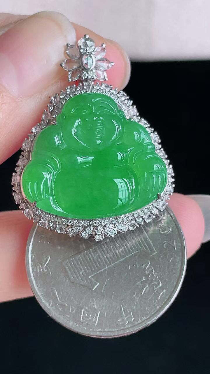 【翡翠名称】18K金豪华镶钻冰阳绿佛公吊坠
【翡翠尺寸】含金31/24/11.6mm
【翡翠描述】宝贝种老水足，玉质细腻，色泽靓丽，性价比高，佩戴效果好！
【其它赠送】权威证书/精美挂绳盒子/支持全国复检