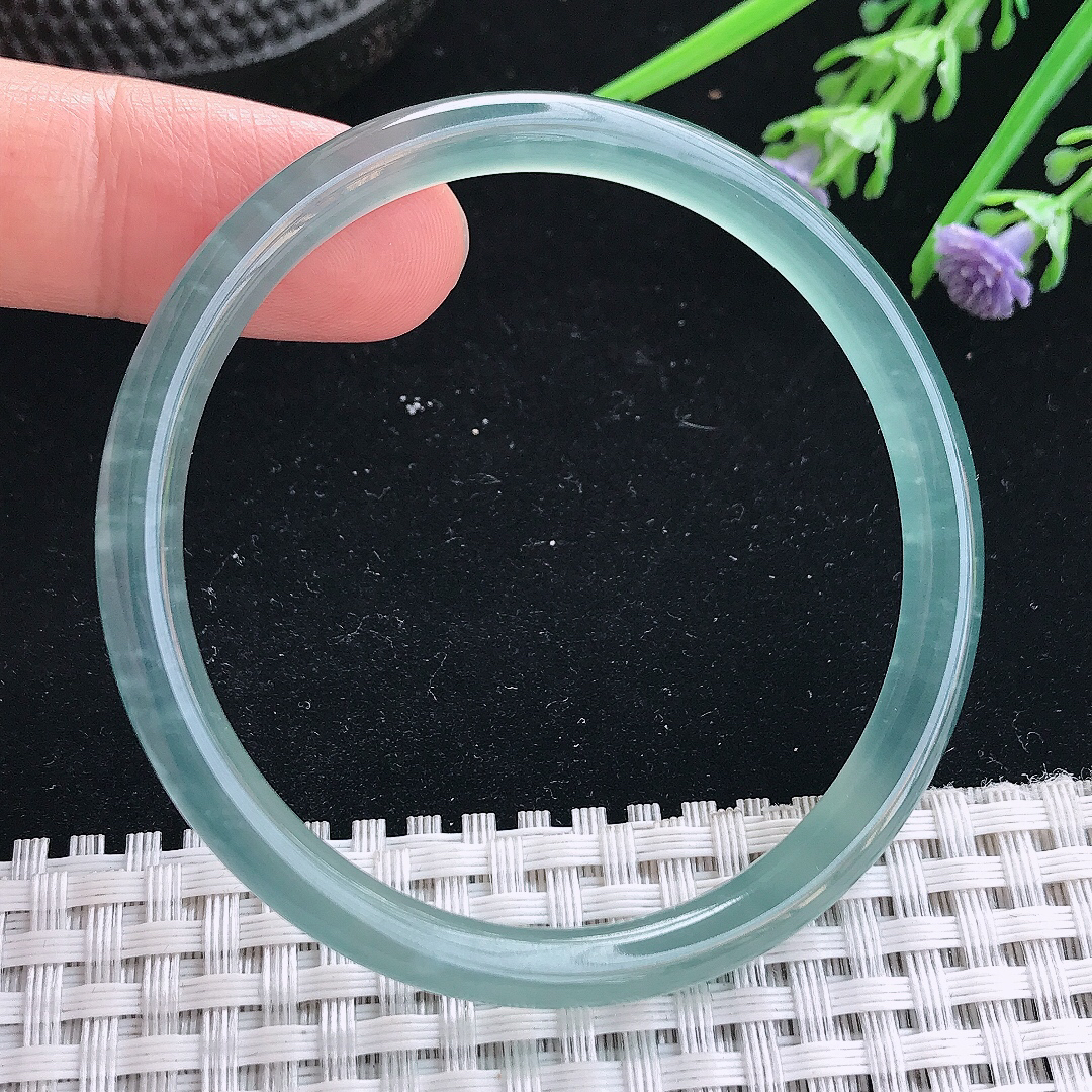 实拍天然翡翠52.5/6.2/5.6老坑秀气冰透满色蓝韵叮当镯翡翠玉镯手环