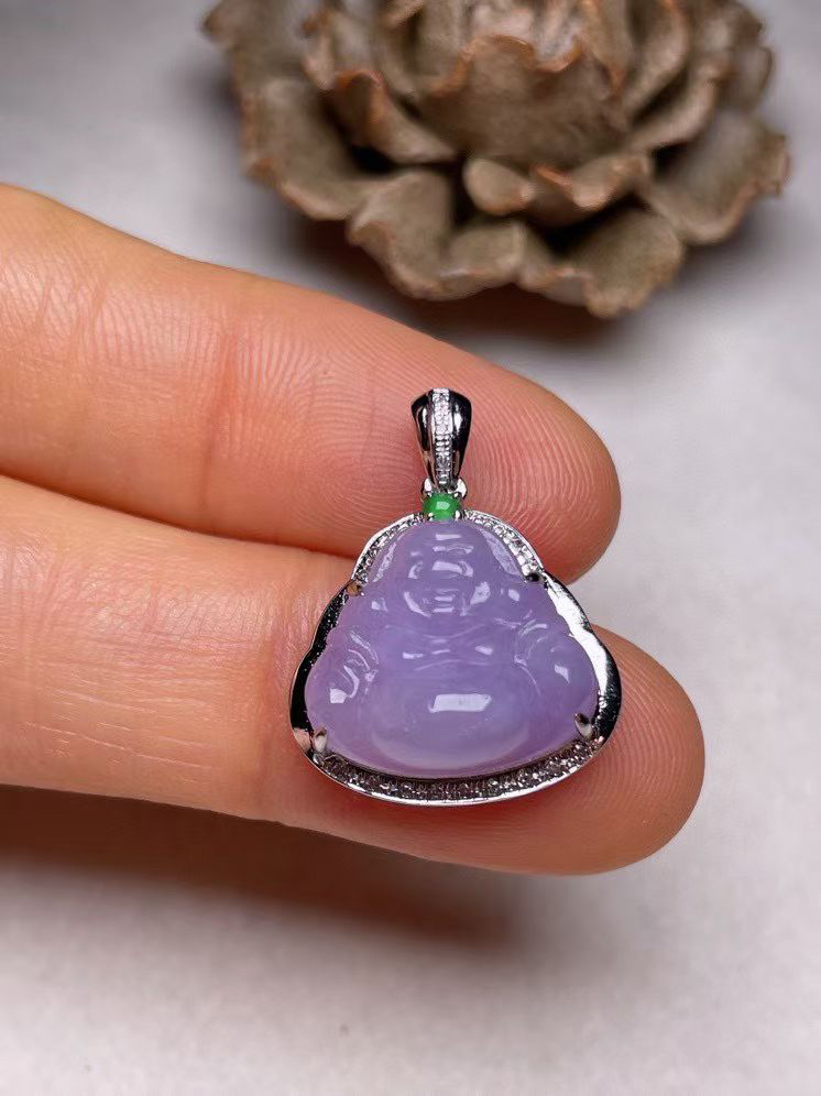 冰种淡紫罗兰佛公吊坠、真金真钻镶嵌，种水好，玉质细腻 .裸石尺寸 14.3*12.8