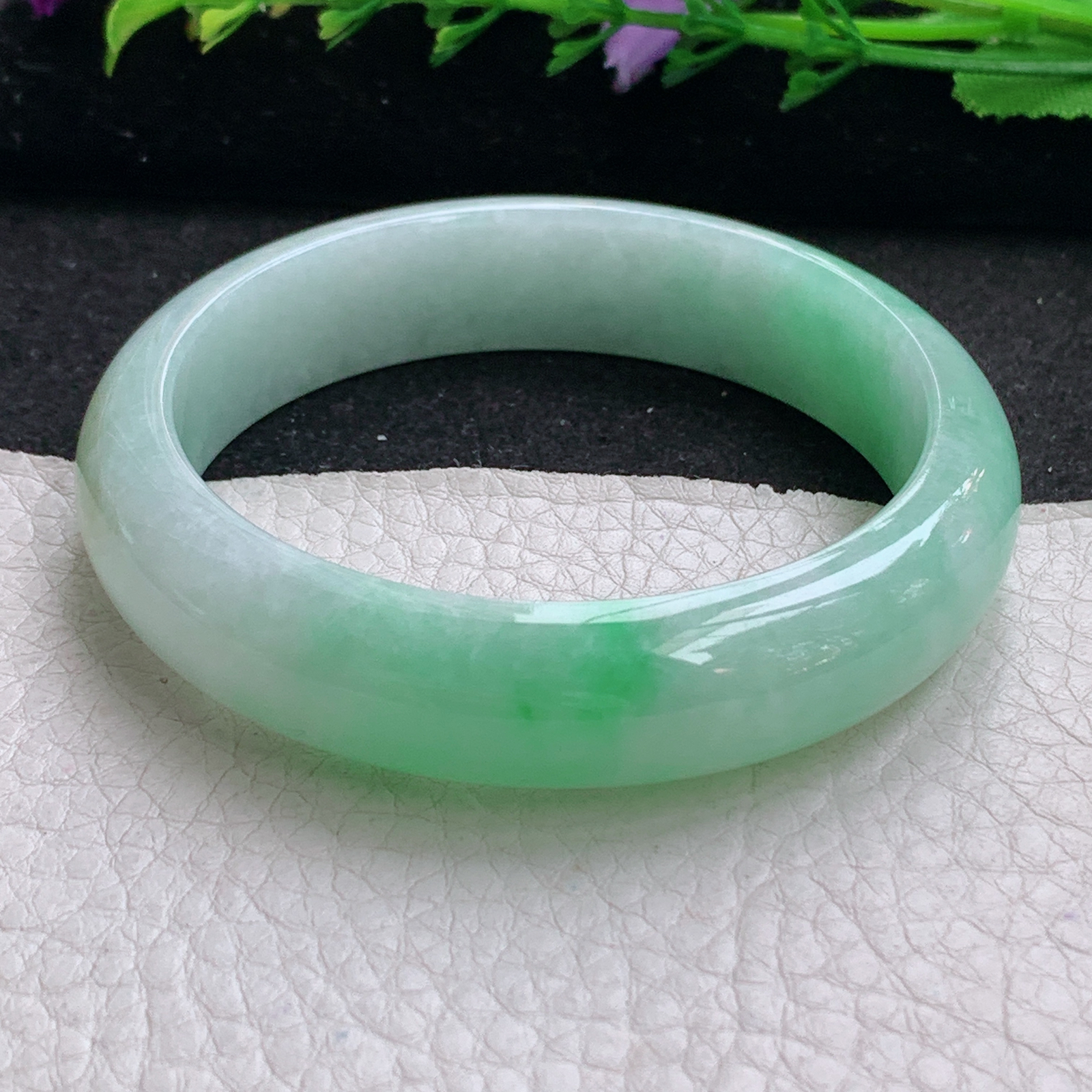 yh清新56*13.8*7.5平安镯 天然缅甸翡翠A货手镯水润飘绿宽边正圈玉手环