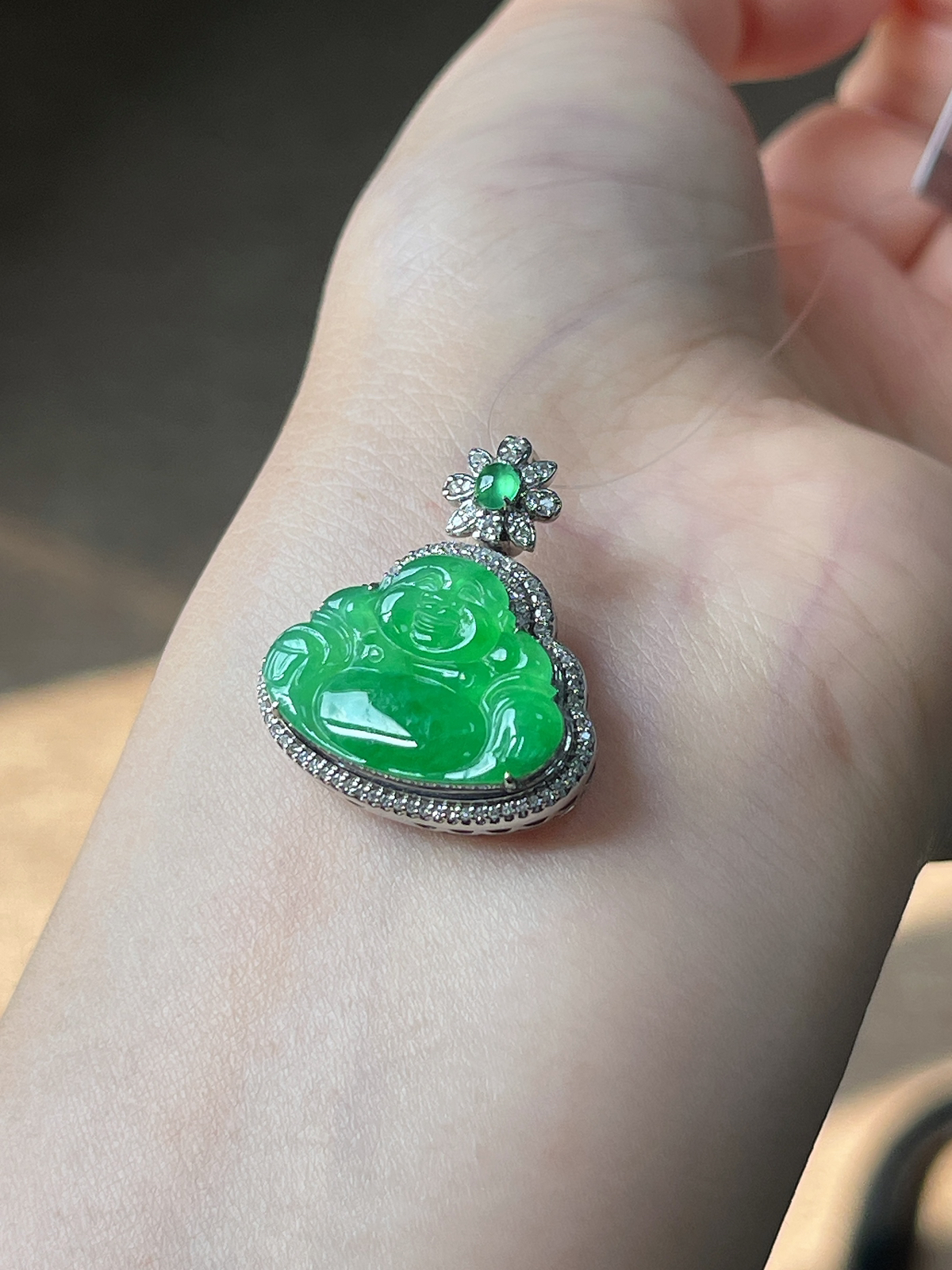 翡翠冰糯种绿色佛公吊坠，印记：G18K,伴钻石