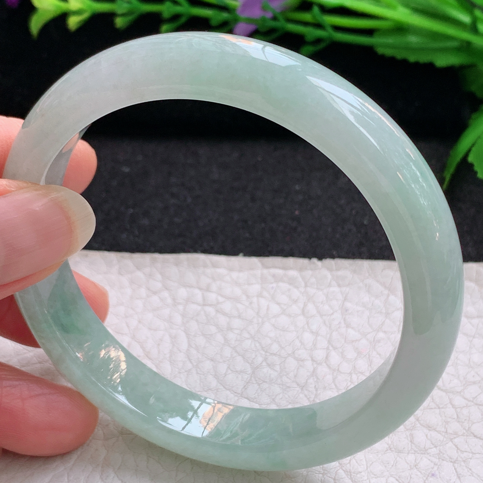 js实拍58*11.8*7.5平安镯 天然缅甸翡翠A货手镯清爽浅绿正圈玉手环