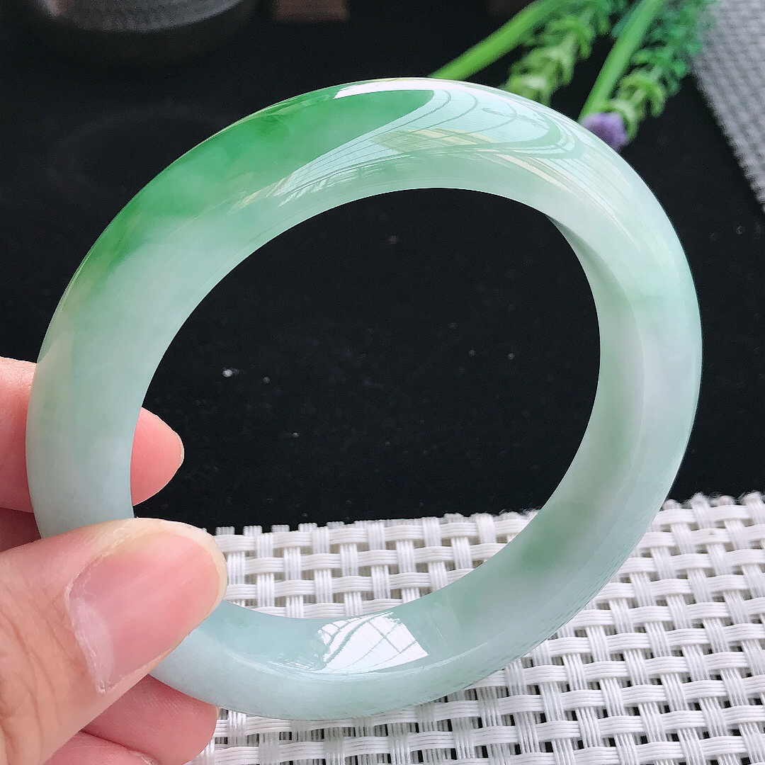 实拍天然翡翠61/13.2/10.2大圈口老坑冰润起胶飘阳绿手镯翡翠玉镯手环