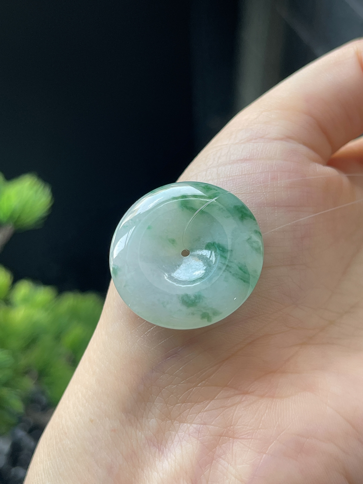 翡翠冰糯种飘绿平安扣