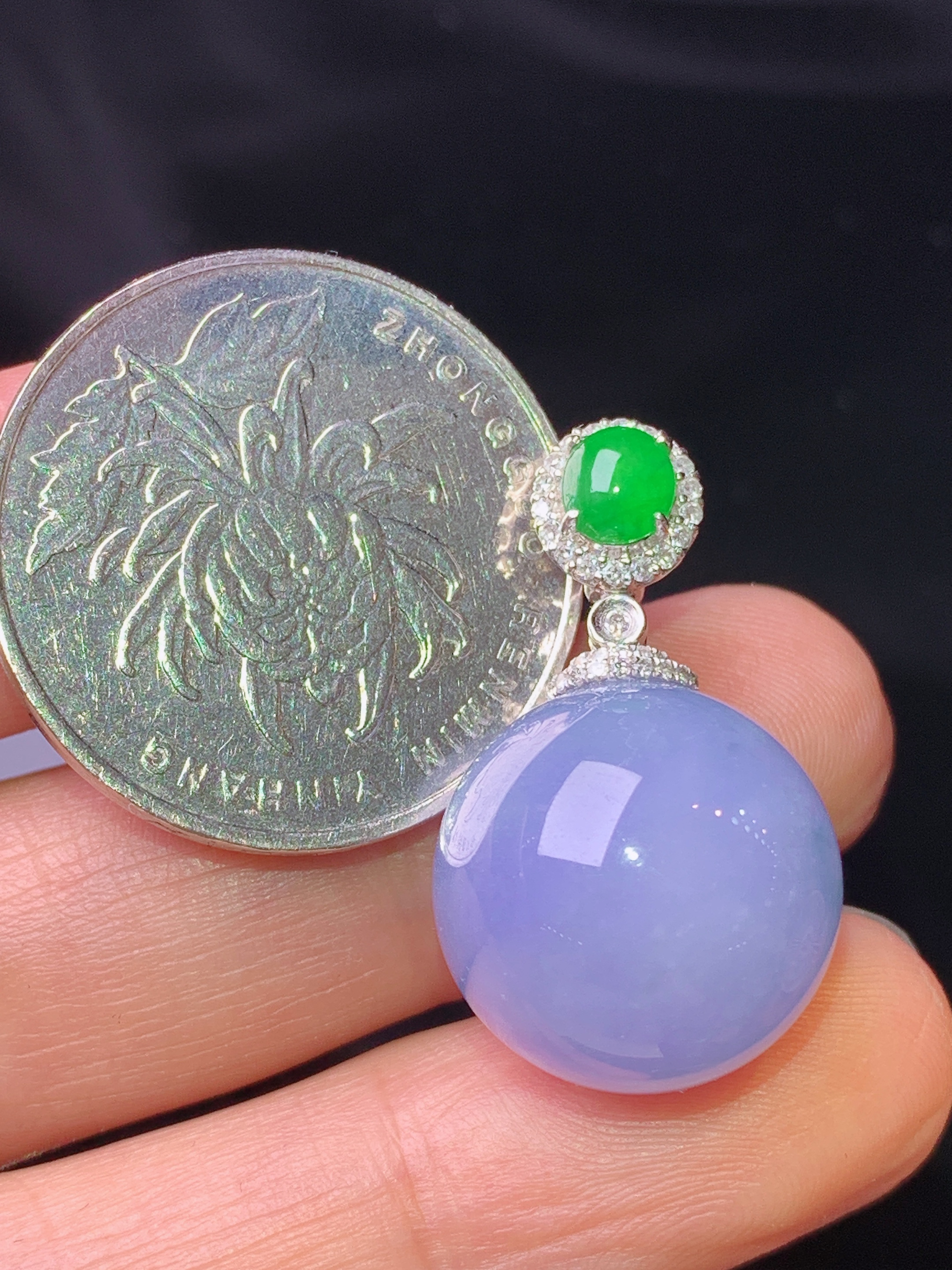 18k金钻镶嵌紫罗兰圆珠吊坠 玉质细腻 色泽艳丽清新 水润亮眼 整体尺寸27.3*16b1