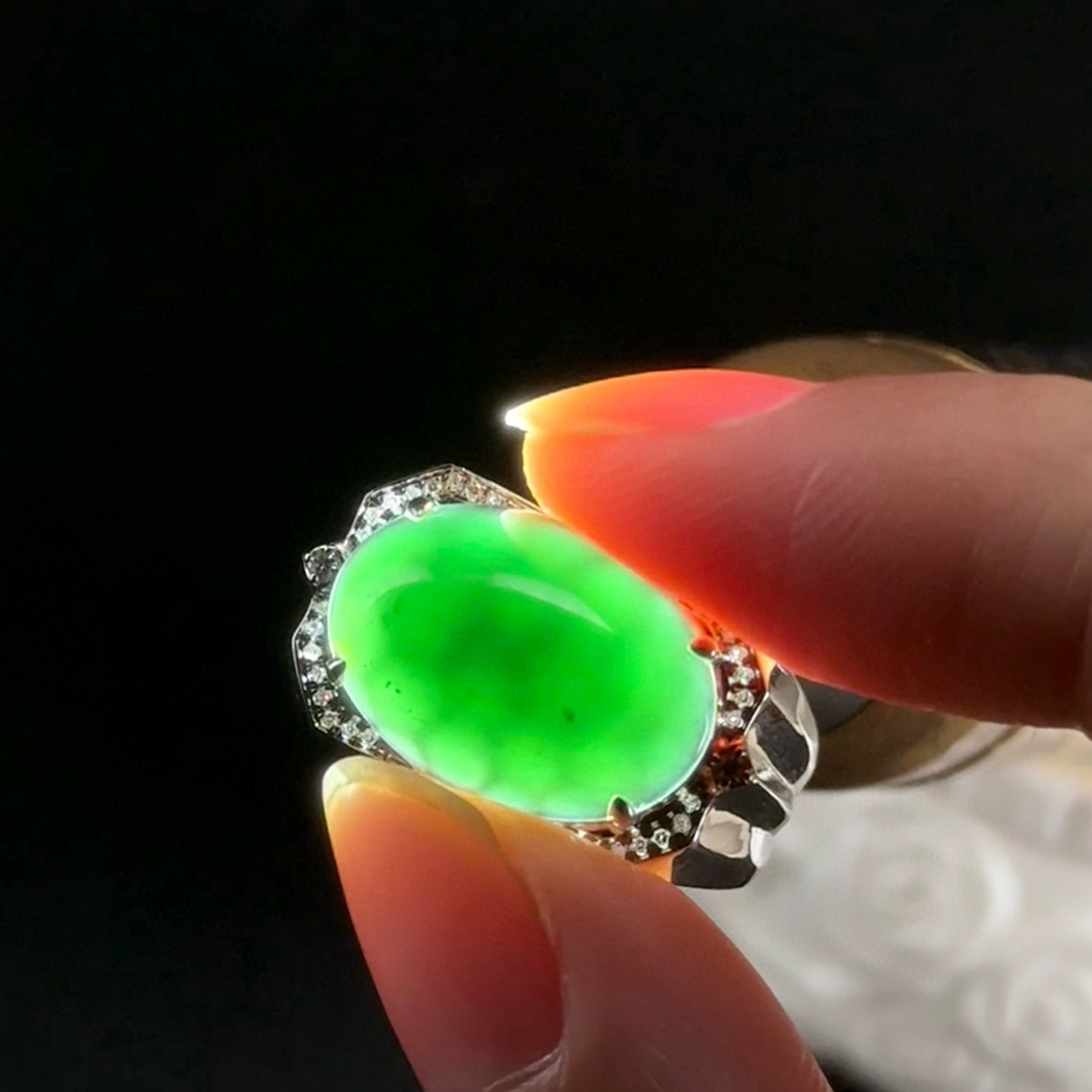 精品18k墨翠蛋面男戒 种好色正 黑度极好 打灯通透 油性十足 尺寸16.4