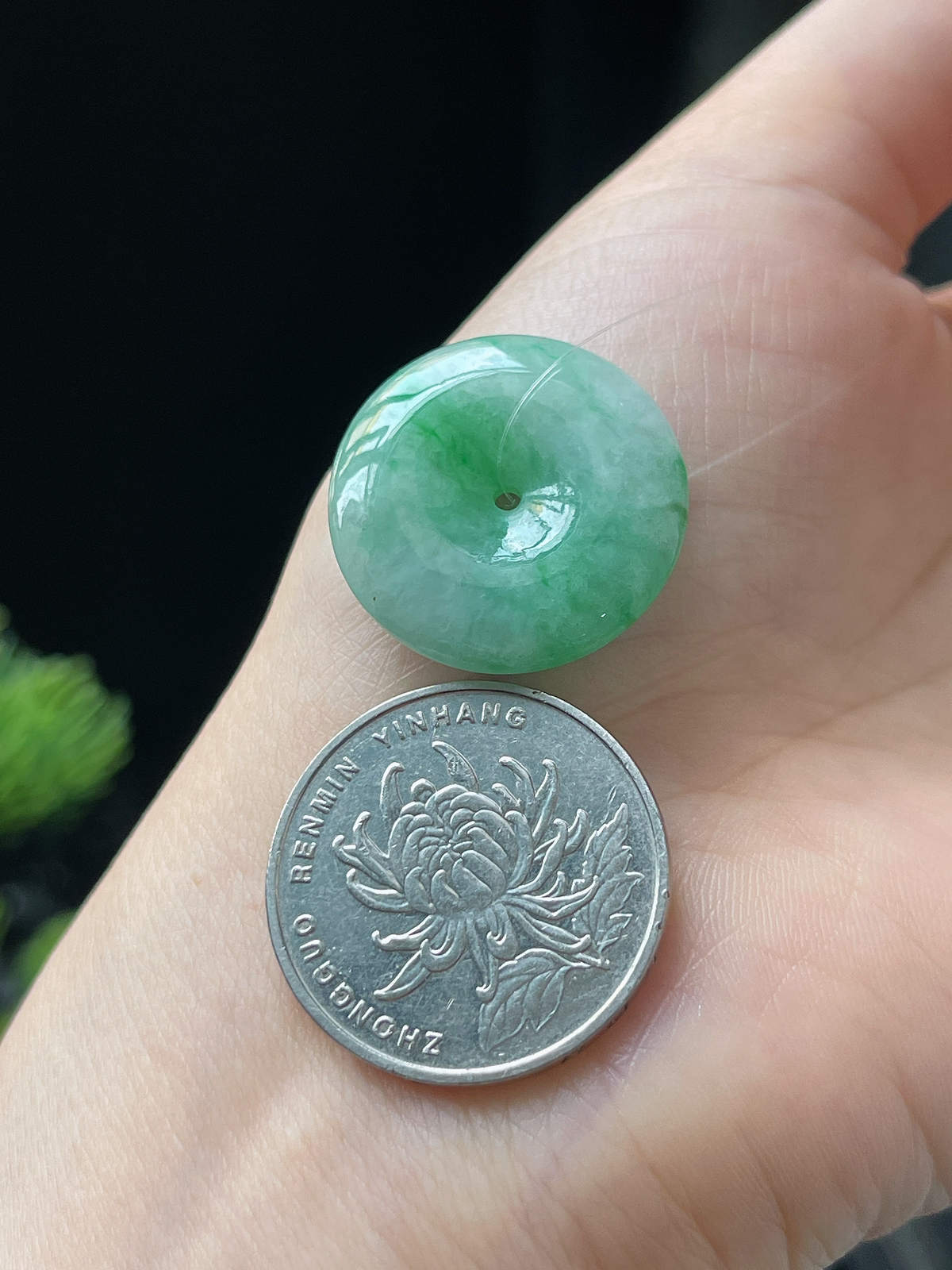 翡翠糯化种飘绿平安扣