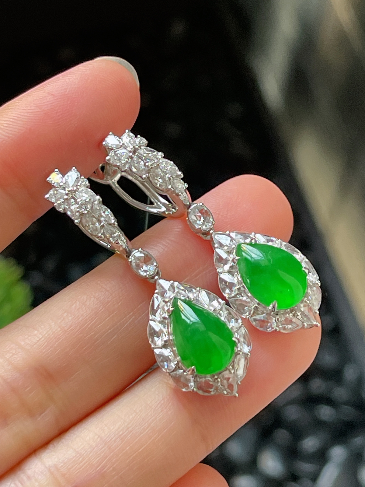 翡翠冰绿耳坠，印记：Au750,伴钻石