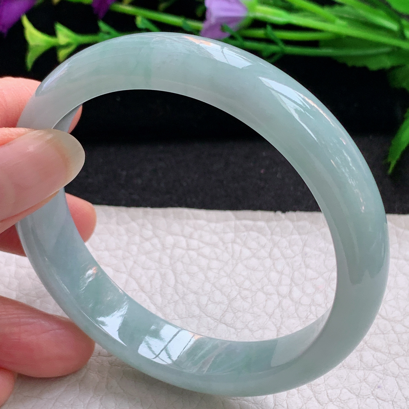 js实拍59*12.8*7.2平安镯 天然缅甸翡翠A货手镯淡蓝底正圈玉手环