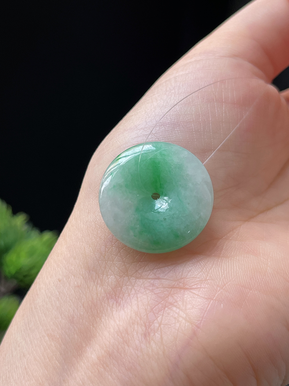 翡翠糯化种飘绿平安扣