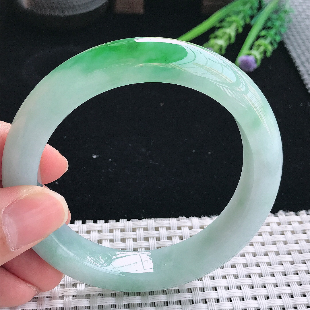 实拍天然翡翠61/13.2/10.2大圈口老坑冰润起胶飘阳绿手镯翡翠玉镯手环