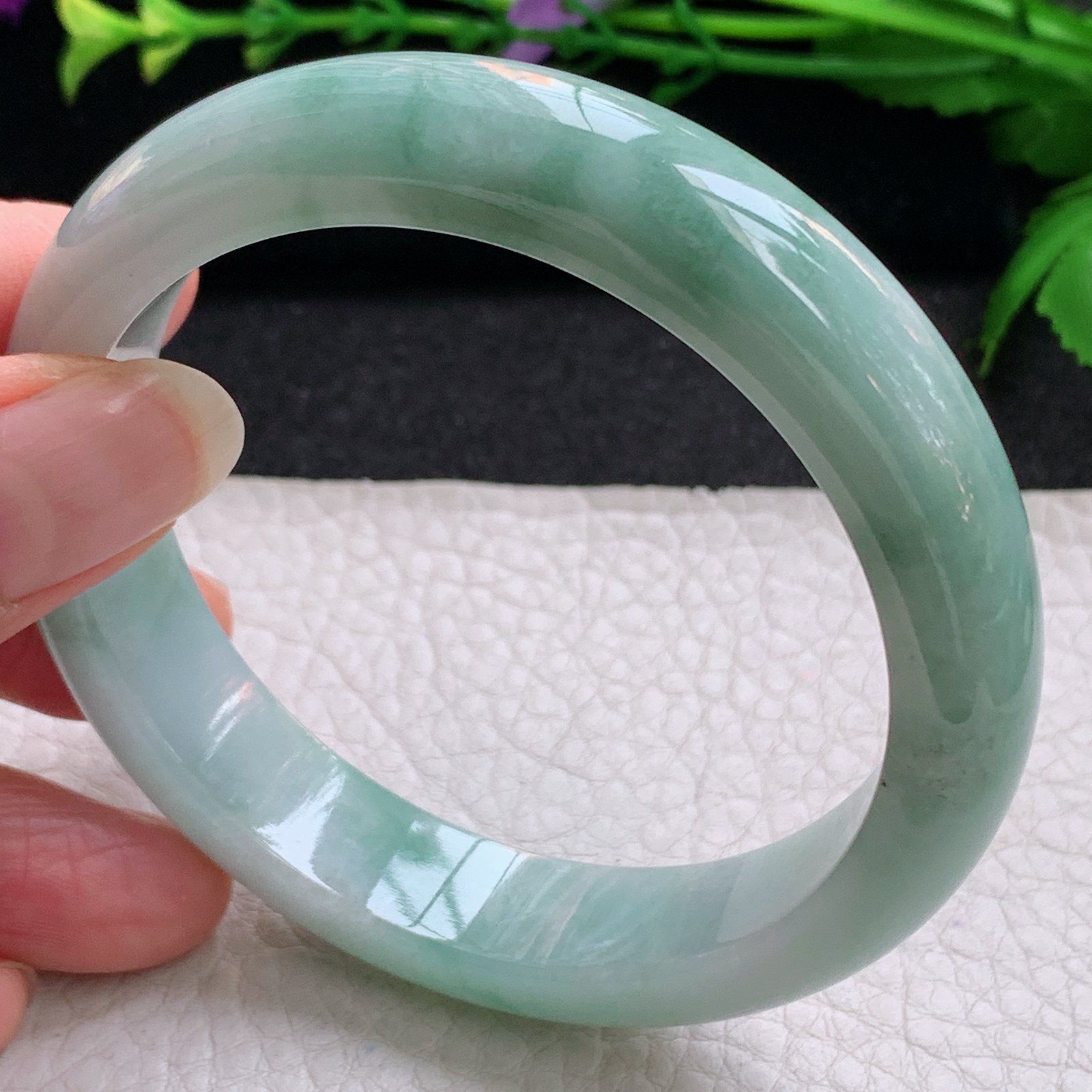 js实拍59*13.2*8.2平安镯 天然缅甸翡翠A货手镯水润飘花正圈玉手环