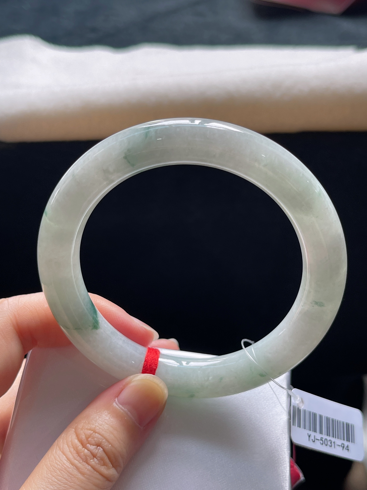 圆镯56圈口，翡翠糯化种飘花手镯