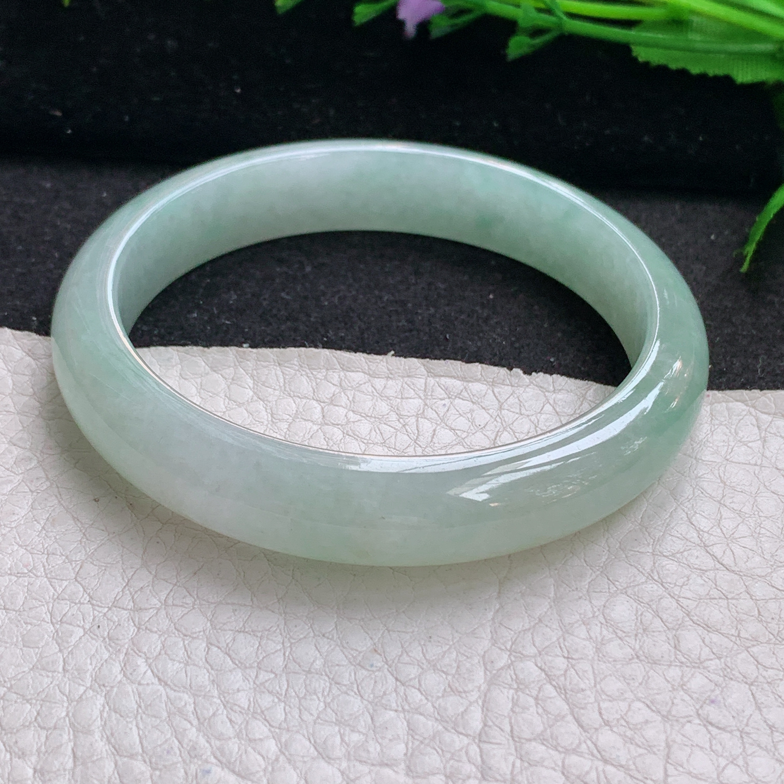 js实拍58*11.8*7.5平安镯 天然缅甸翡翠A货手镯清爽浅绿正圈玉手环