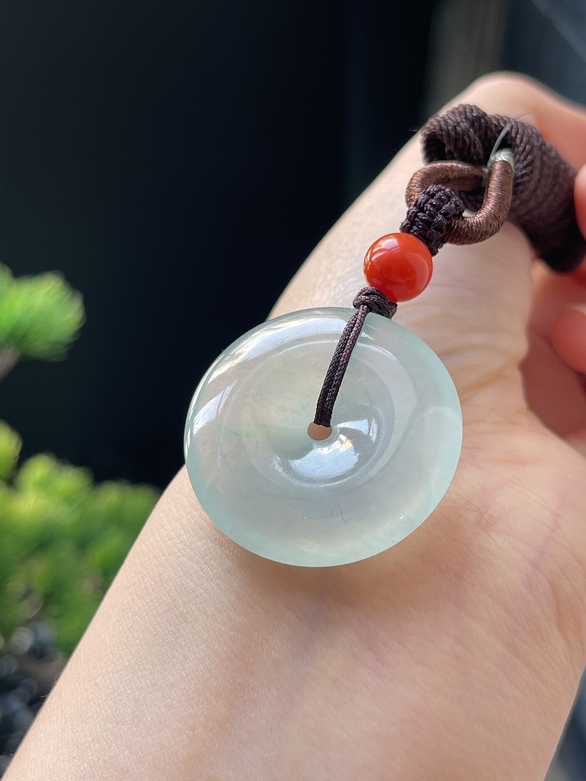 翡翠冰糯种淡绿色平安扣，配珠未测