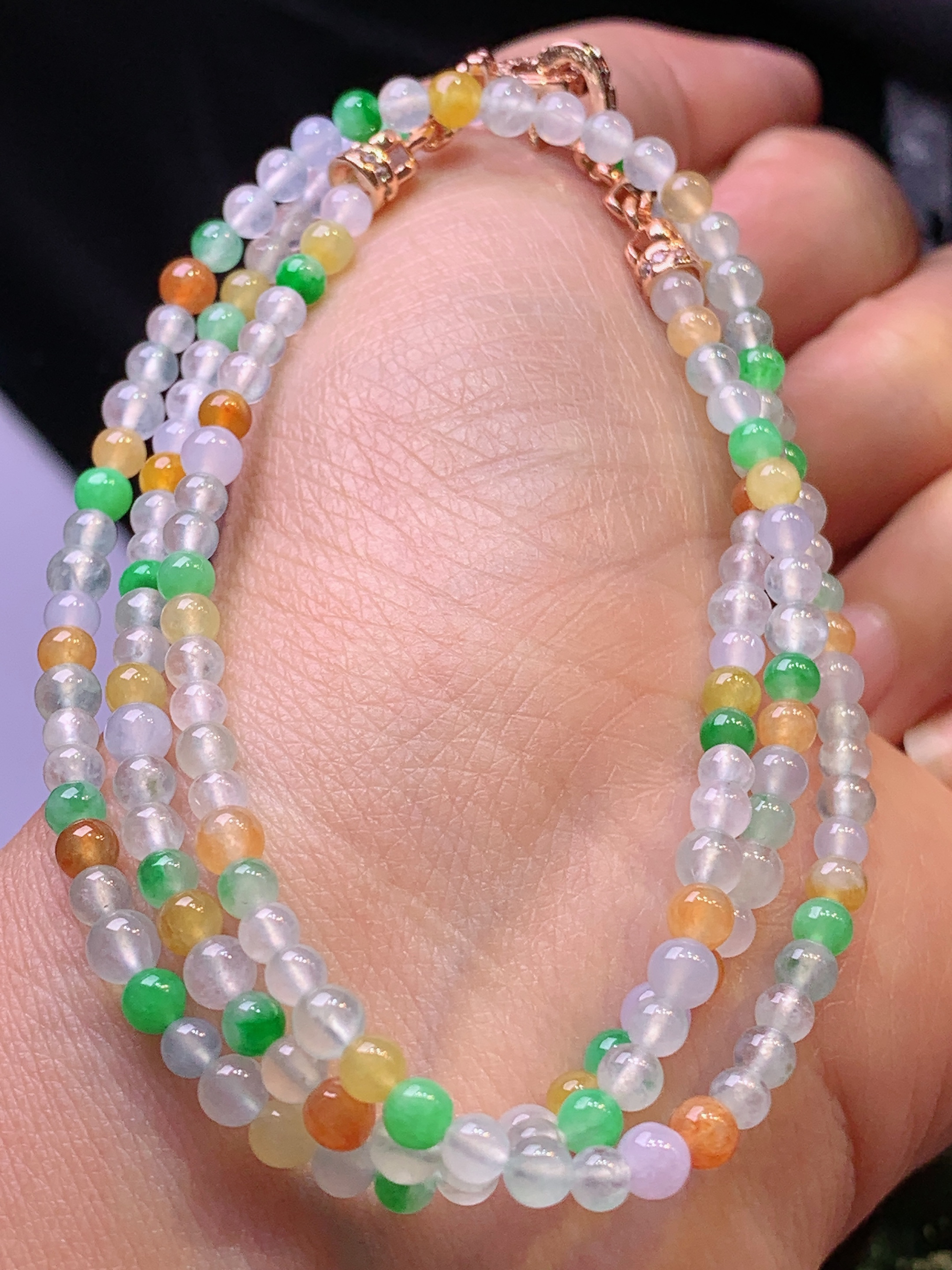 多彩圆珠项链 玉质细腻 色泽艳丽清新 水润亮眼 整体尺寸4*z1