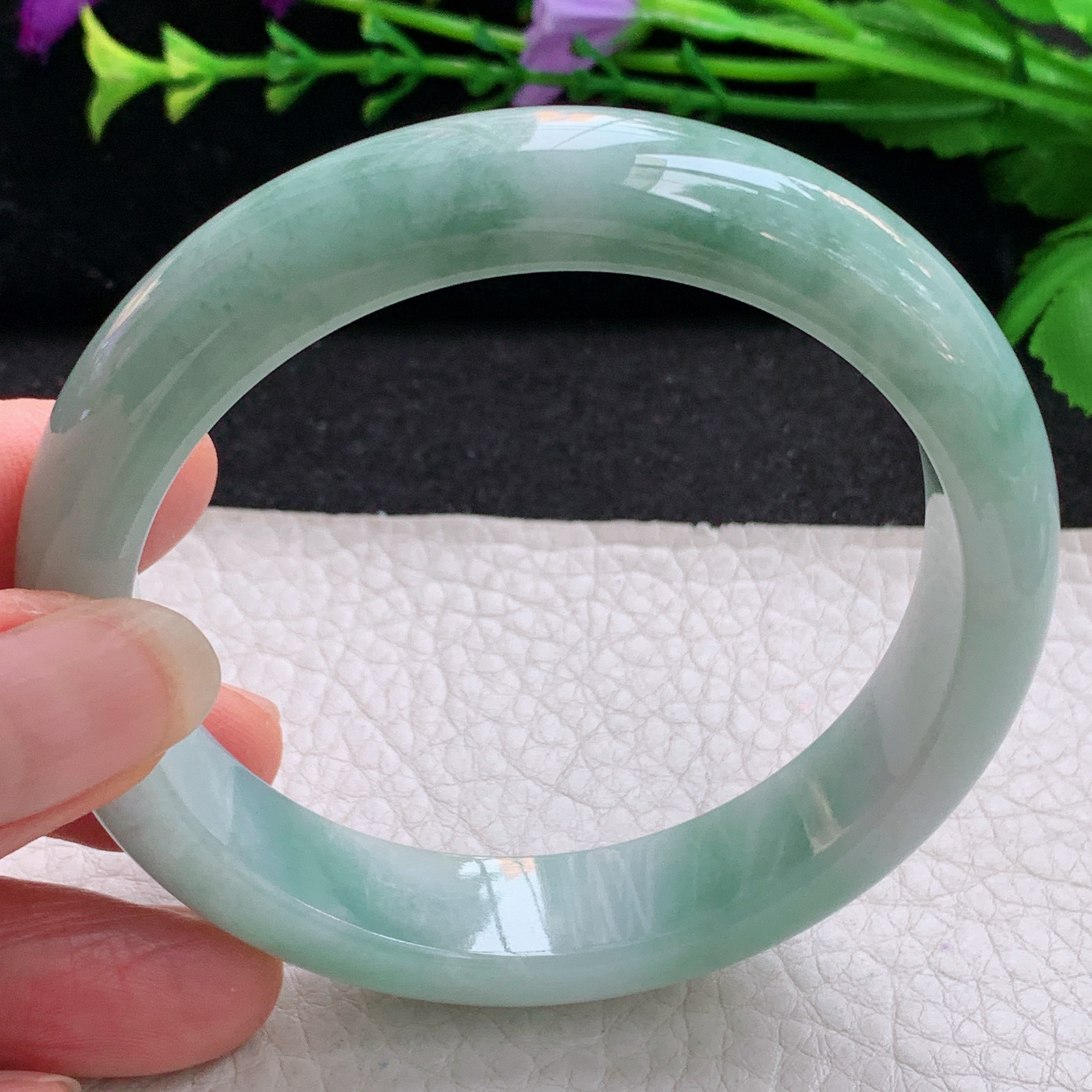 js实拍59*13.2*8.2平安镯 天然缅甸翡翠A货手镯水润飘花正圈玉手环