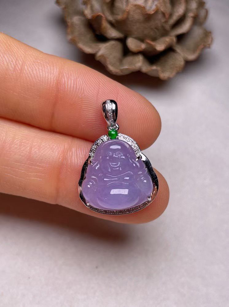 冰种淡紫罗兰佛公吊坠、真金真钻镶嵌，种水好，玉质细腻 .裸石尺寸 13.8*13.7