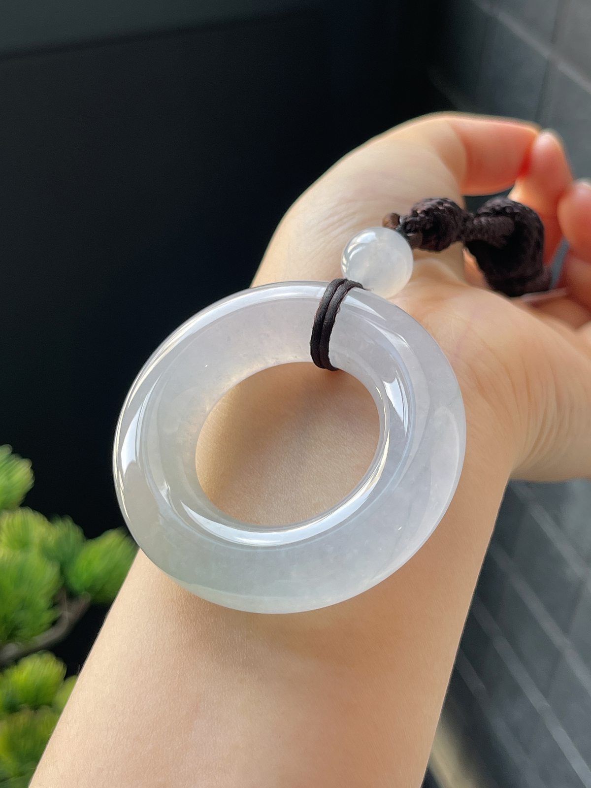 翡翠冰糯种白色平安扣，配珠未测