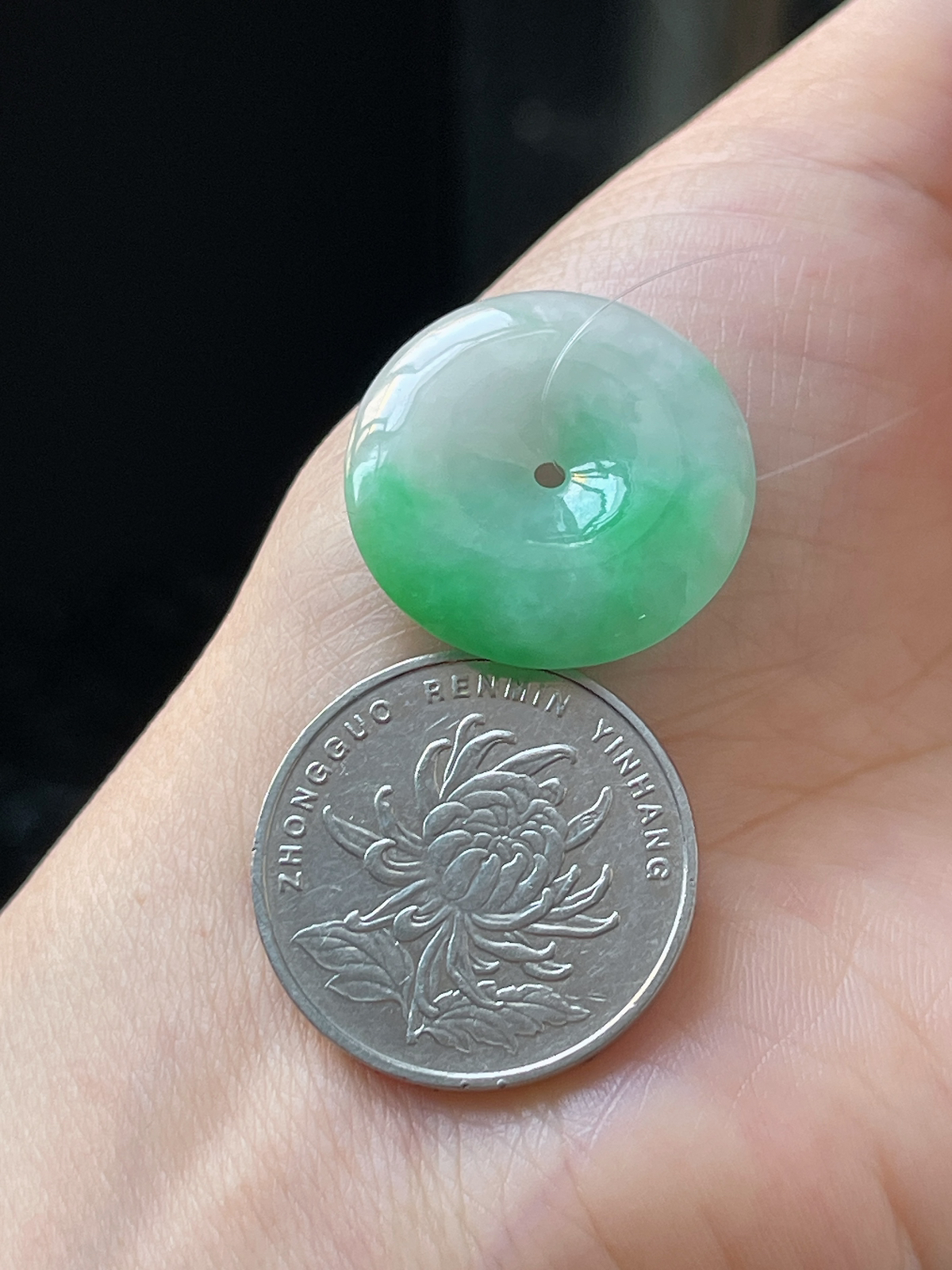 翡翠糯化种淡绿色平安扣